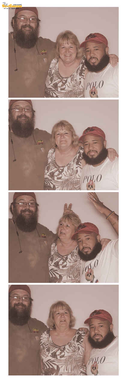 Smuckers  | View more photos from the event at gallery.saycheesephotobooth.com/u/SayCheesePhotoBooth/Smuckers