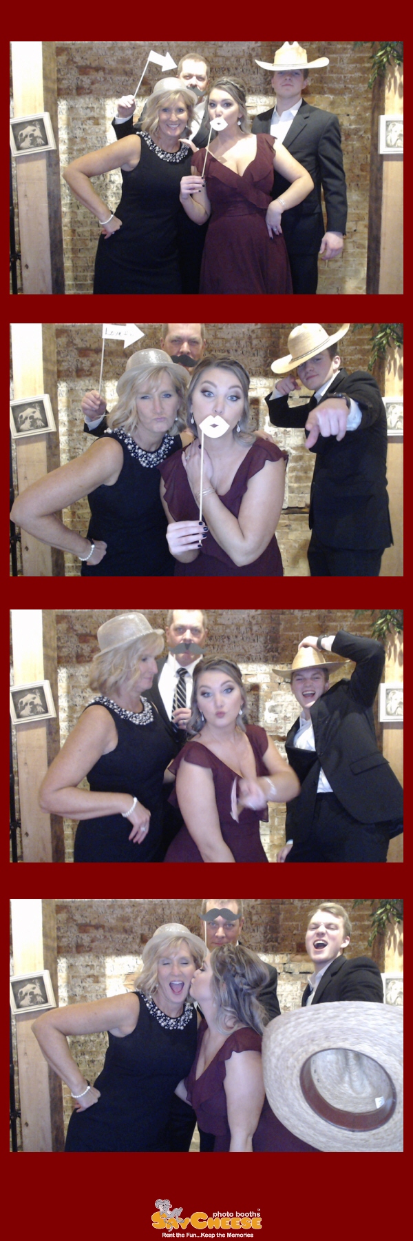 Lentz Wedding  | View more photos from the event at gallery.saycheesephotobooth.com/u/SayCheesePhotoBooth/Lentz-Wedding