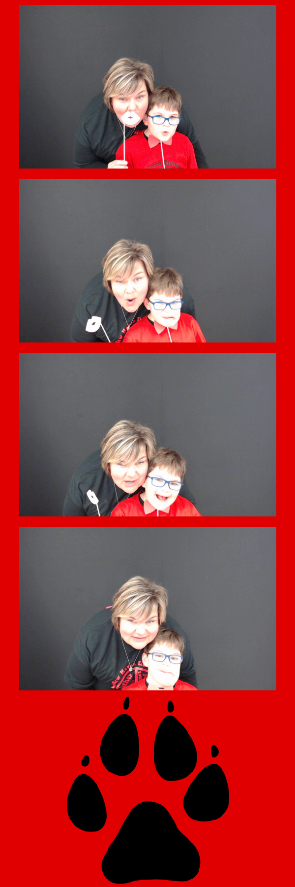 Mother Son Dodgeball 2020 | View more photos from the event at gallery.saycheesephotobooth.com/u/SayCheesePhotoBooth/Mother-Son-Dodgeball-2020