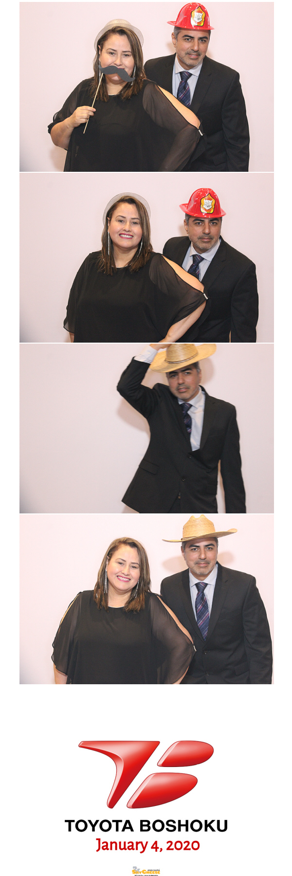 Toyota Boshoku Holiday Party  | View more photos from the event at gallery.saycheesephotobooth.com/u/SayCheesePhotoBooth/Toyota-Boshoku-Holiday-Party