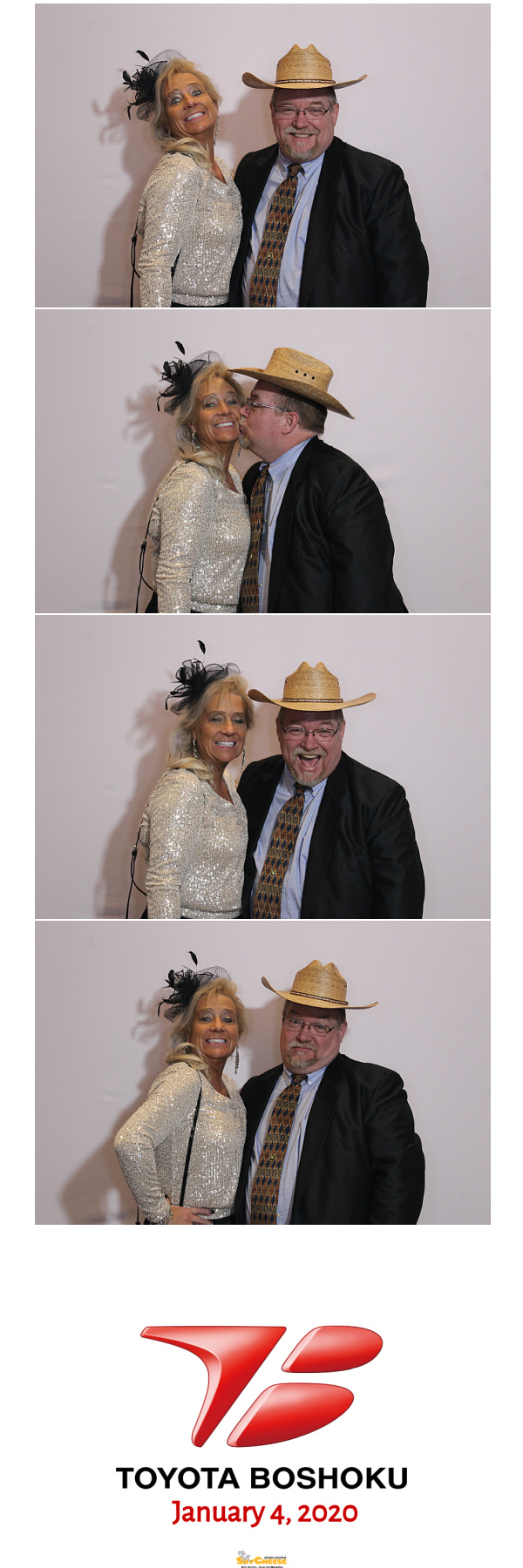 Toyota Boshoku Holiday Party  | View more photos from the event at gallery.saycheesephotobooth.com/u/SayCheesePhotoBooth/Toyota-Boshoku-Holiday-Party