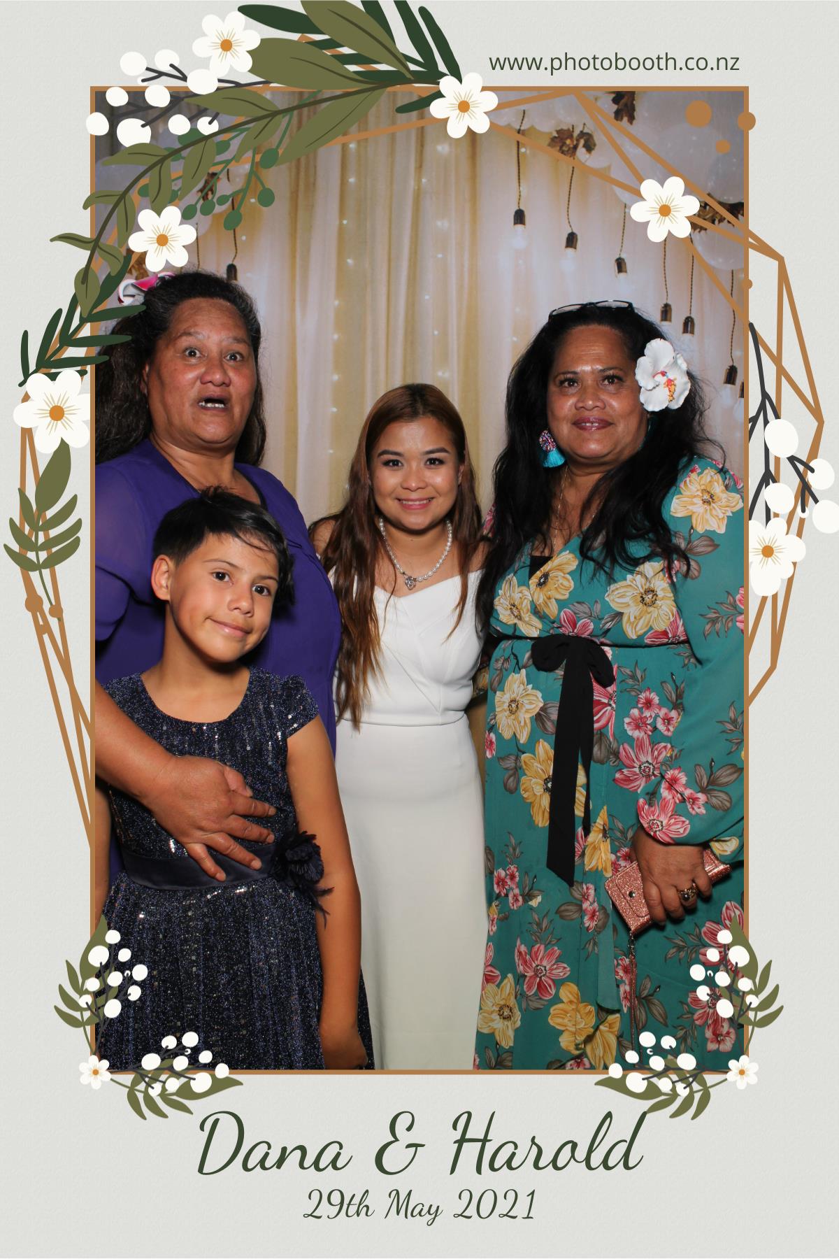 Harold & Dana's wedding | View more photos from the event at gallery.photobooth.co.nz/u/SelfieCentral/Harold-Danas-wedding