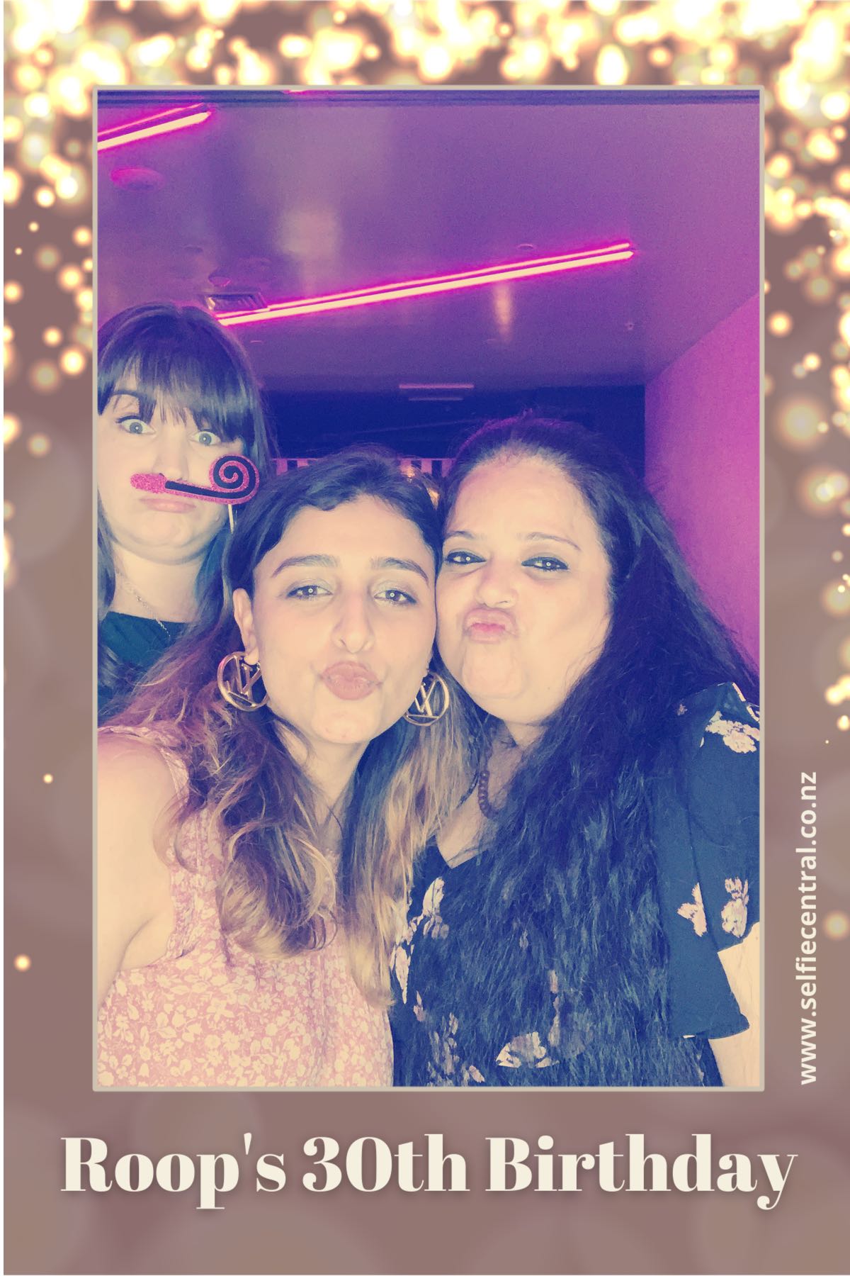 Roop's 30th Birthday | View more photos from the event at gallery.photobooth.co.nz/u/SelfieCentral/Roops-30th-Birthday