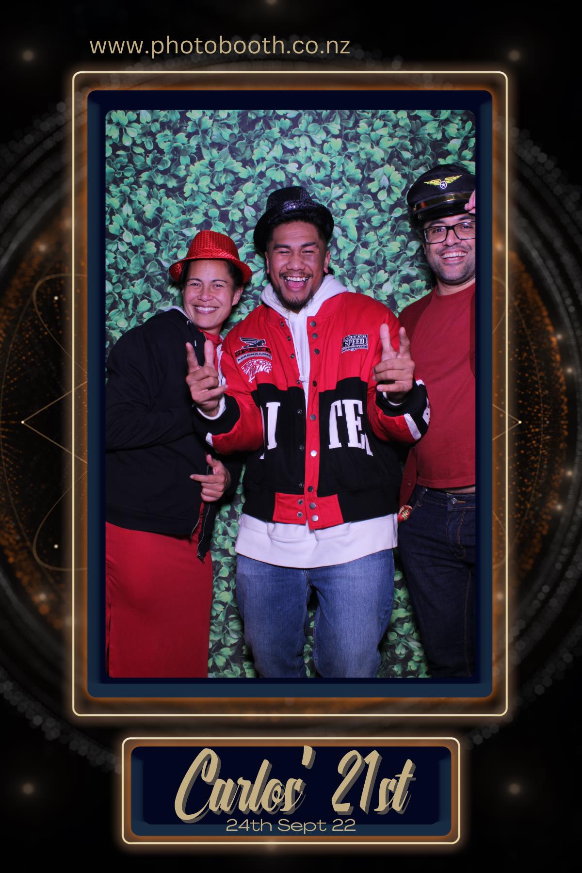 Carlos' 21st | View more photos from the event at gallery.photobooth.co.nz/u/SelfieCentral/Carlos-21st