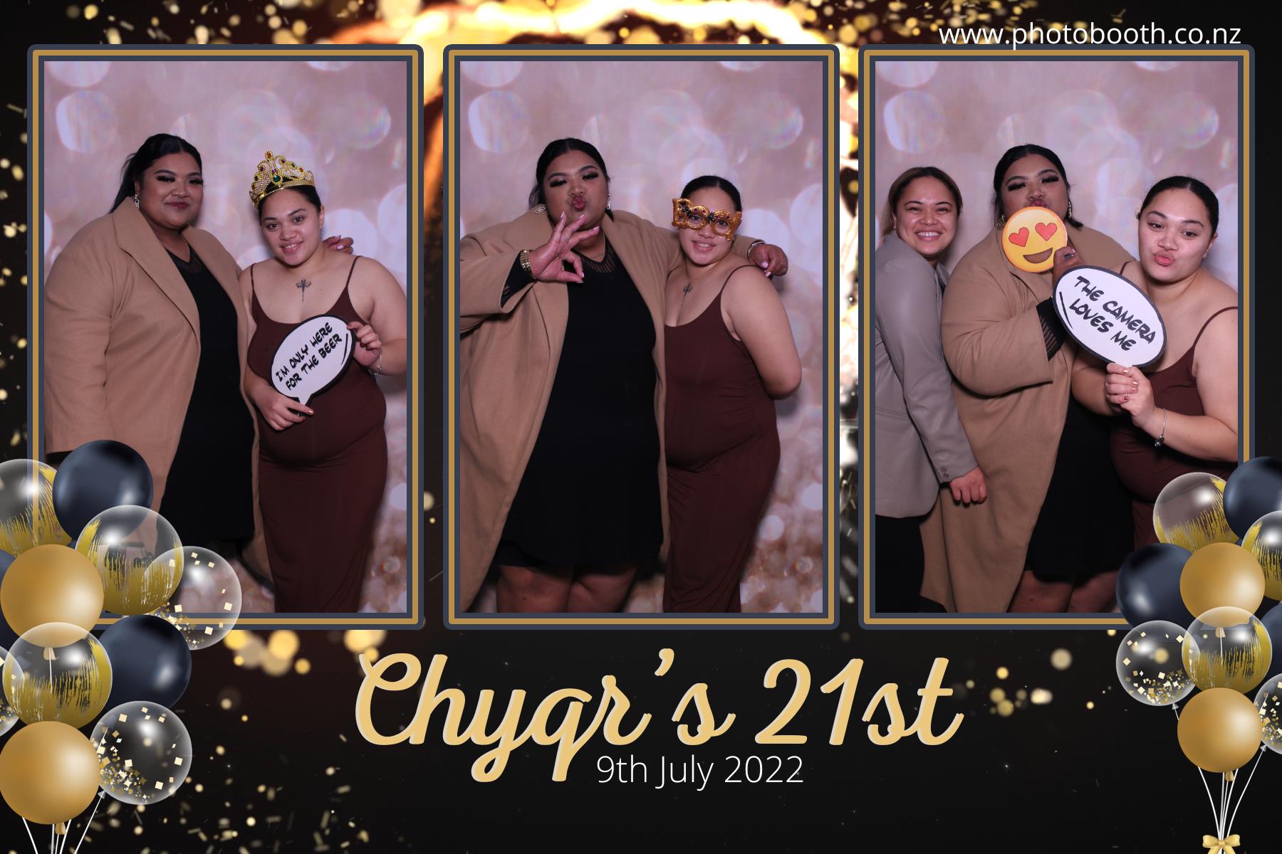 Chyqraym's 21st | View more photos from the event at gallery.photobooth.co.nz/u/SelfieCentral/Chyqrayms-21st