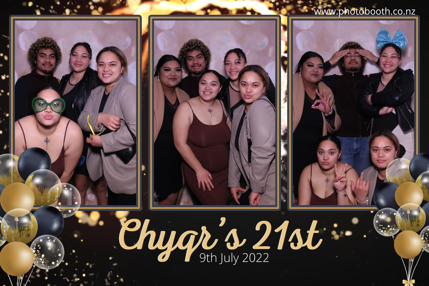 Chyqraym's 21st | View more photos from the event at gallery.photobooth.co.nz/u/SelfieCentral/Chyqrayms-21st