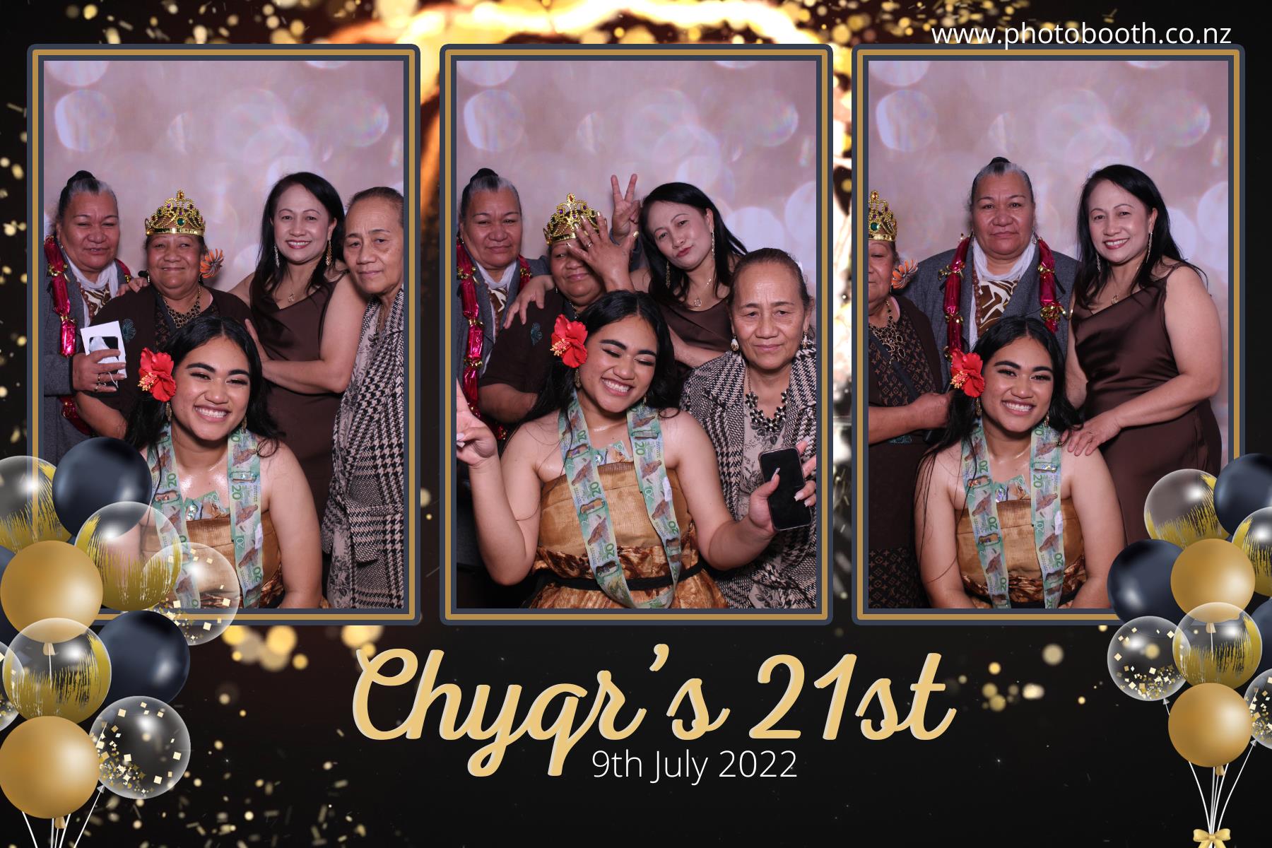 Chyqraym's 21st | View more photos from the event at gallery.photobooth.co.nz/u/SelfieCentral/Chyqrayms-21st