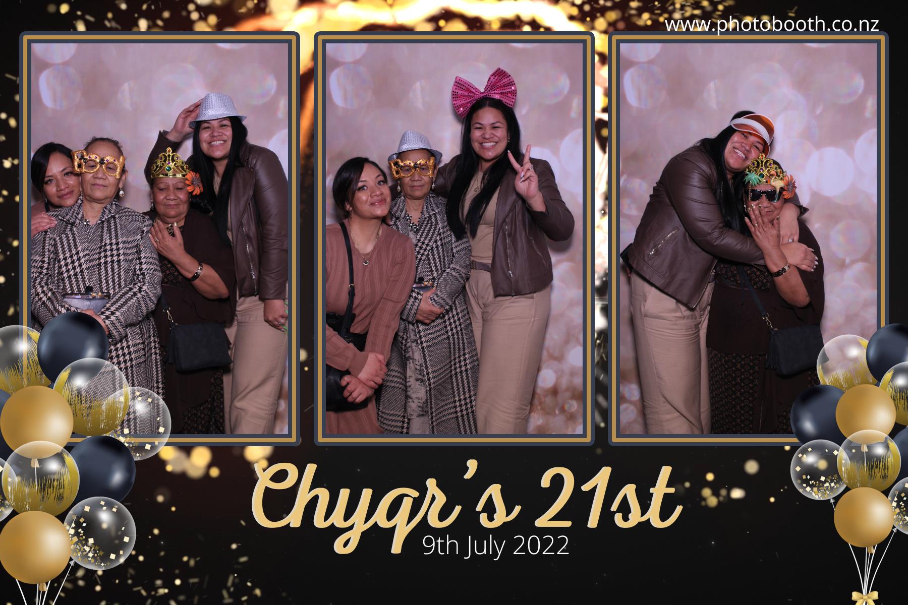 Chyqraym's 21st | View more photos from the event at gallery.photobooth.co.nz/u/SelfieCentral/Chyqrayms-21st