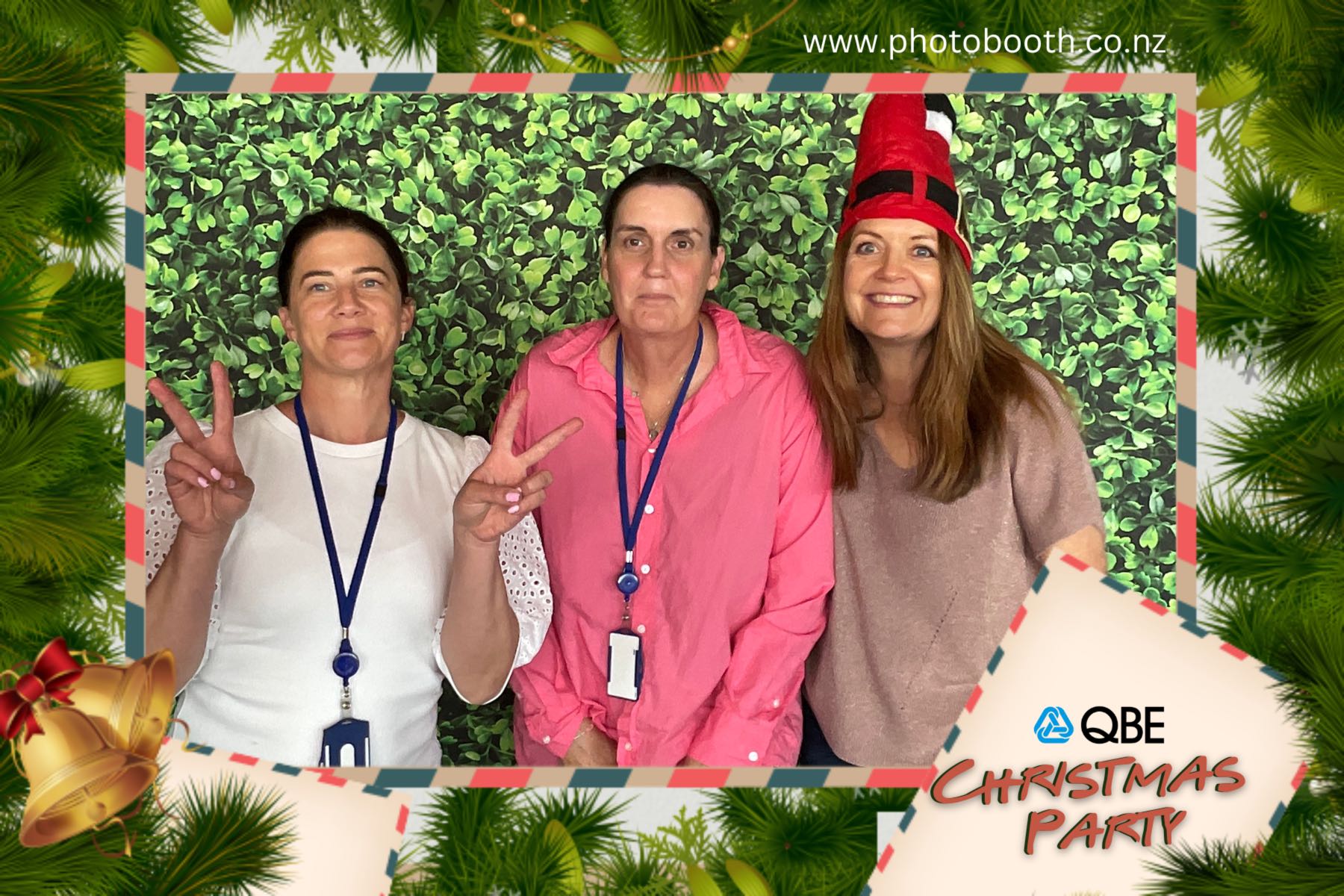QBE Staff Christmas Party | View more photos from the event at gallery.photobooth.co.nz/u/SelfieCentral/QBE-Staff-Christmas-Party