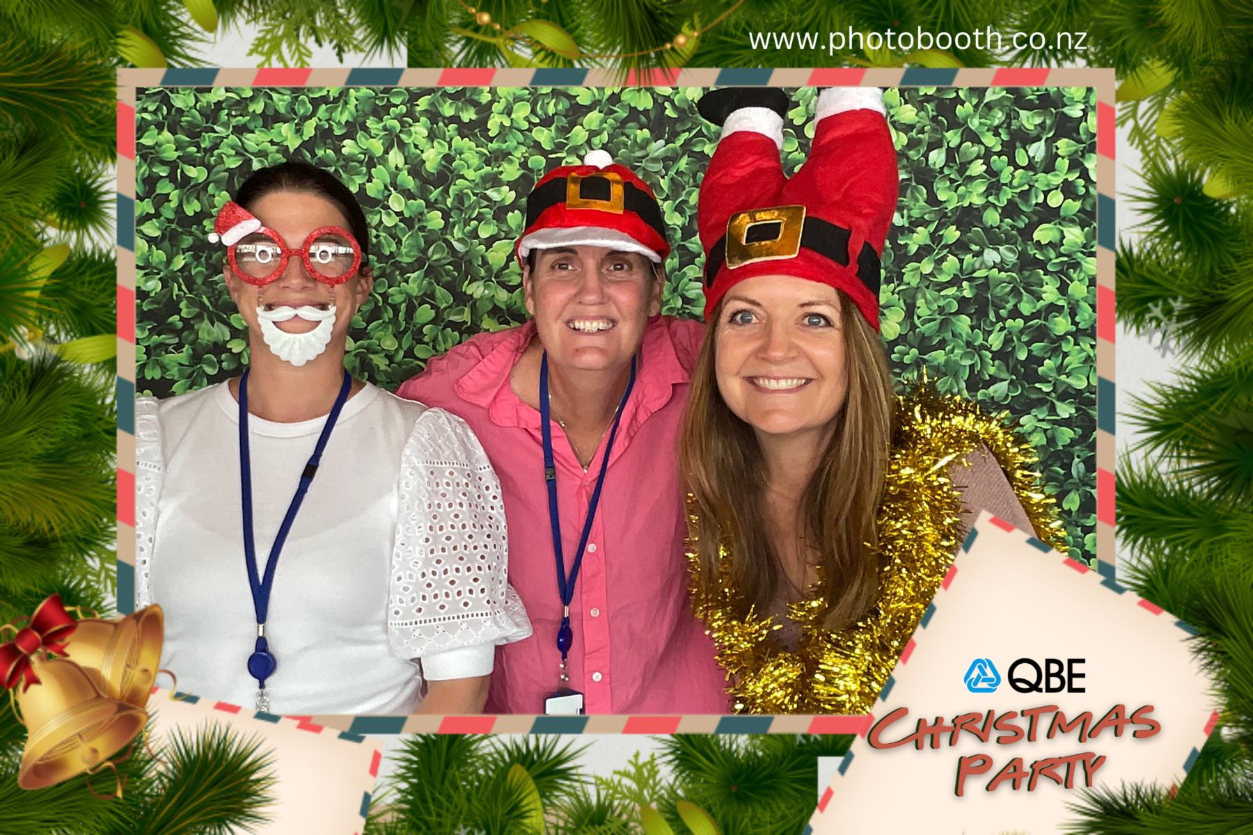 QBE Staff Christmas Party | View more photos from the event at gallery.photobooth.co.nz/u/SelfieCentral/QBE-Staff-Christmas-Party