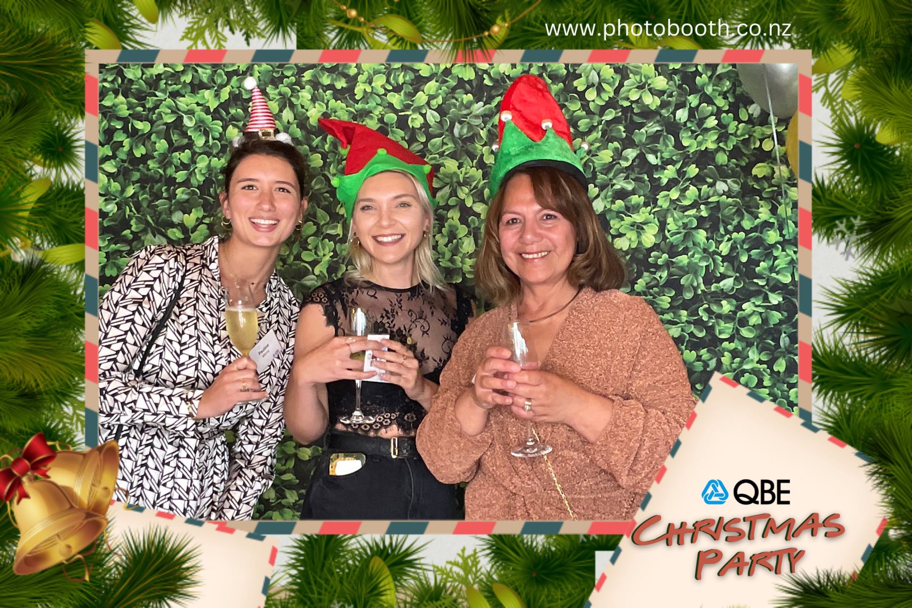 QBE Staff Christmas Party | View more photos from the event at gallery.photobooth.co.nz/u/SelfieCentral/QBE-Staff-Christmas-Party