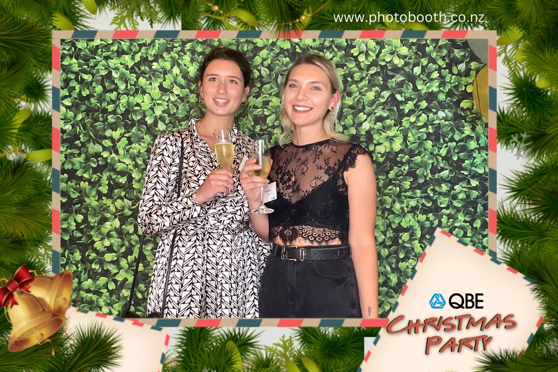 QBE Staff Christmas Party | View more photos from the event at gallery.photobooth.co.nz/u/SelfieCentral/QBE-Staff-Christmas-Party