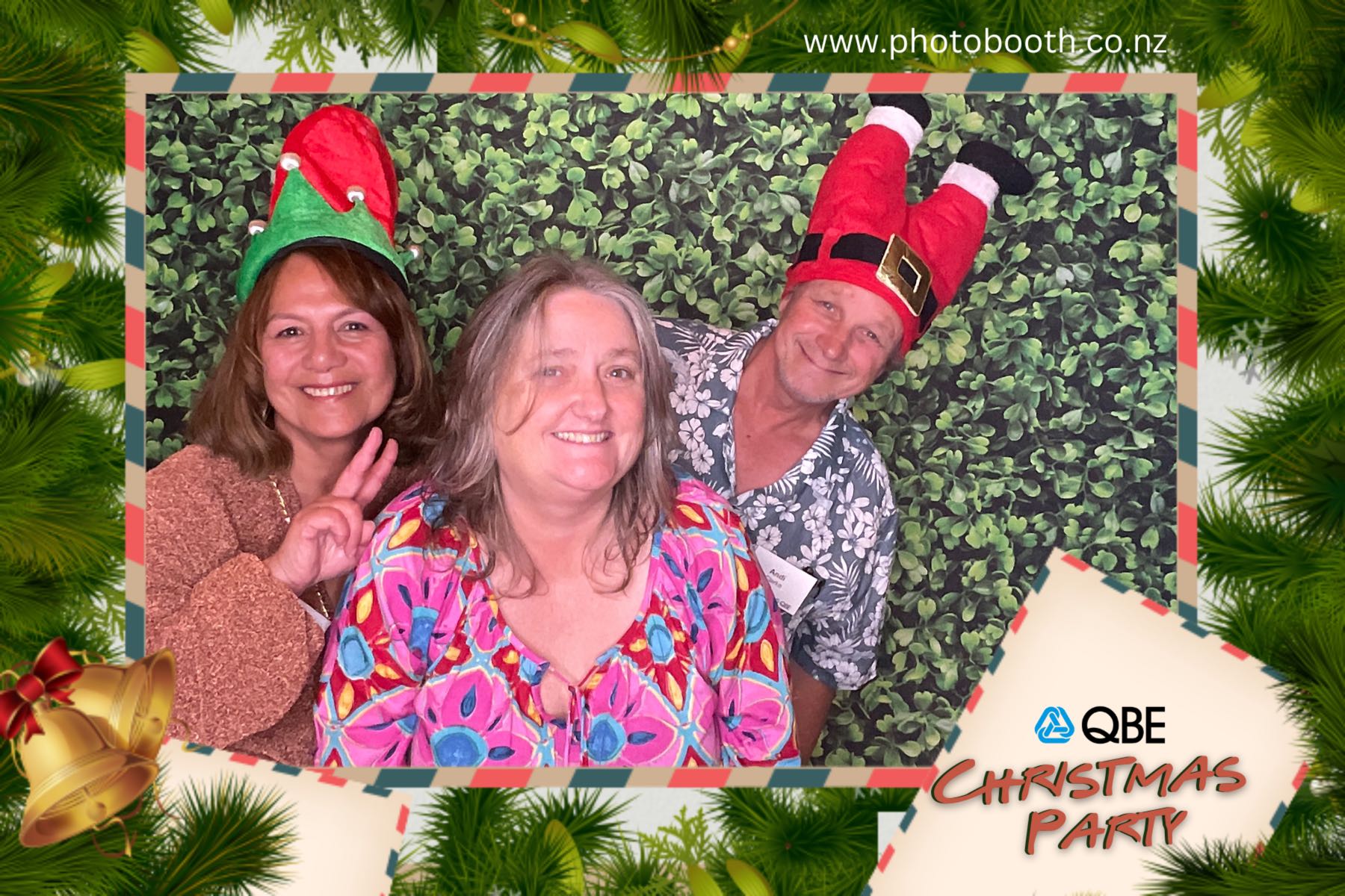 QBE Staff Christmas Party | View more photos from the event at gallery.photobooth.co.nz/u/SelfieCentral/QBE-Staff-Christmas-Party