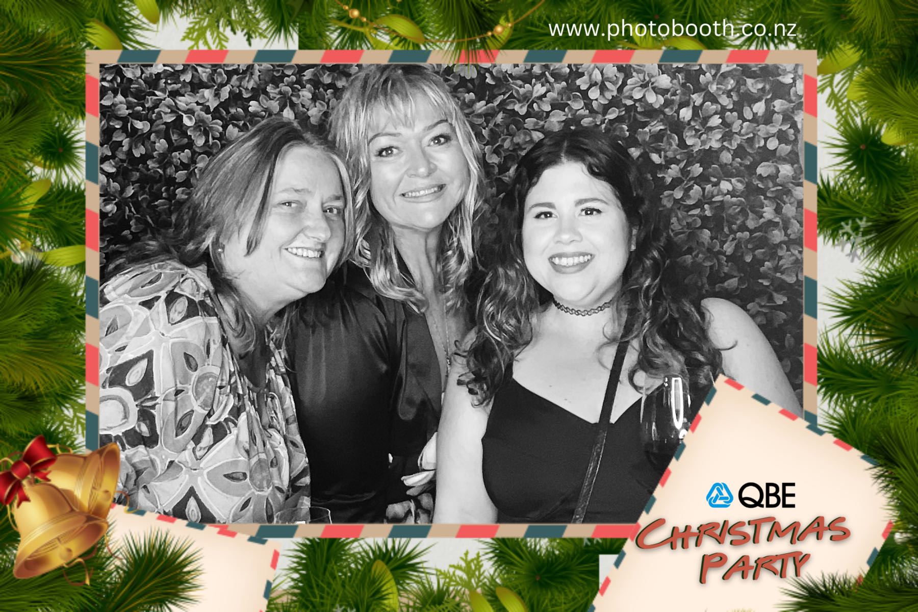 QBE Staff Christmas Party | View more photos from the event at gallery.photobooth.co.nz/u/SelfieCentral/QBE-Staff-Christmas-Party