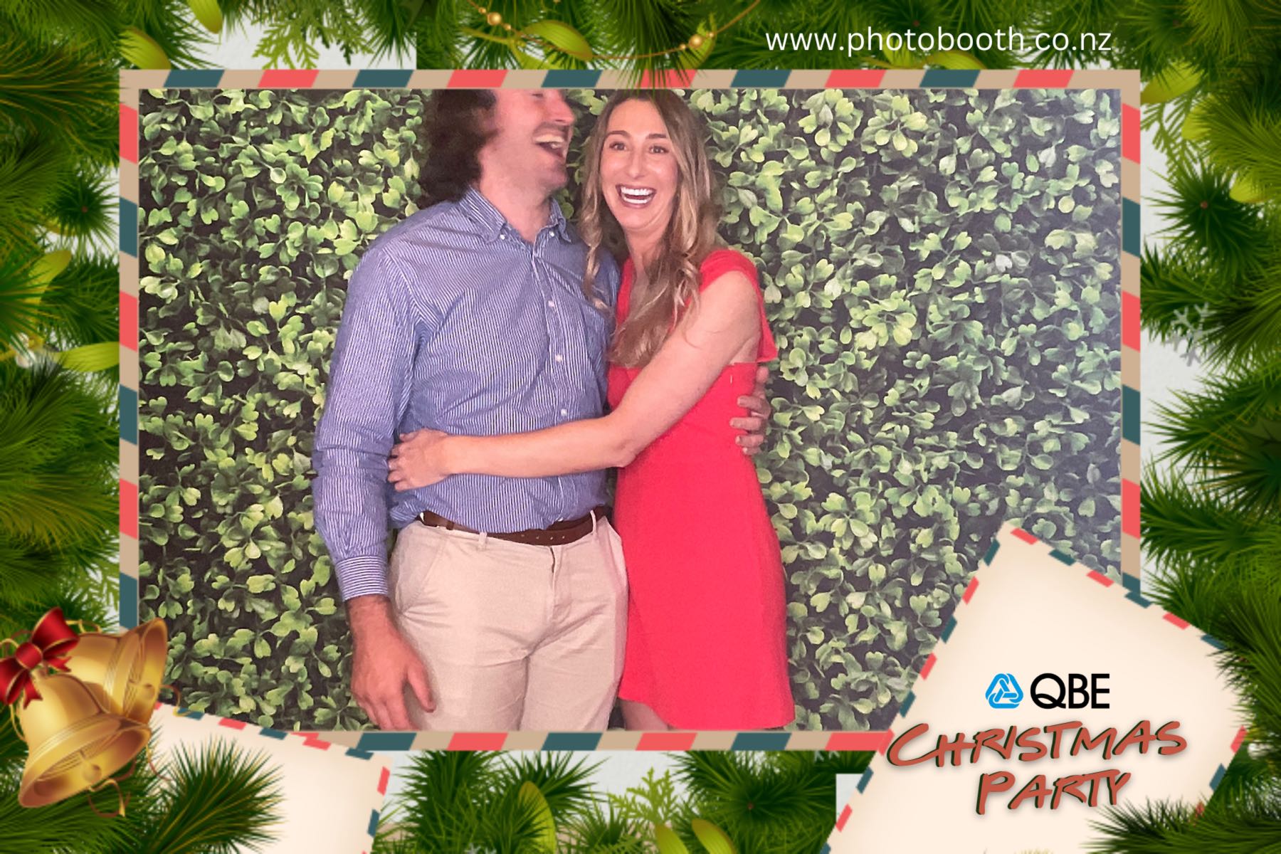 QBE Staff Christmas Party | View more photos from the event at gallery.photobooth.co.nz/u/SelfieCentral/QBE-Staff-Christmas-Party