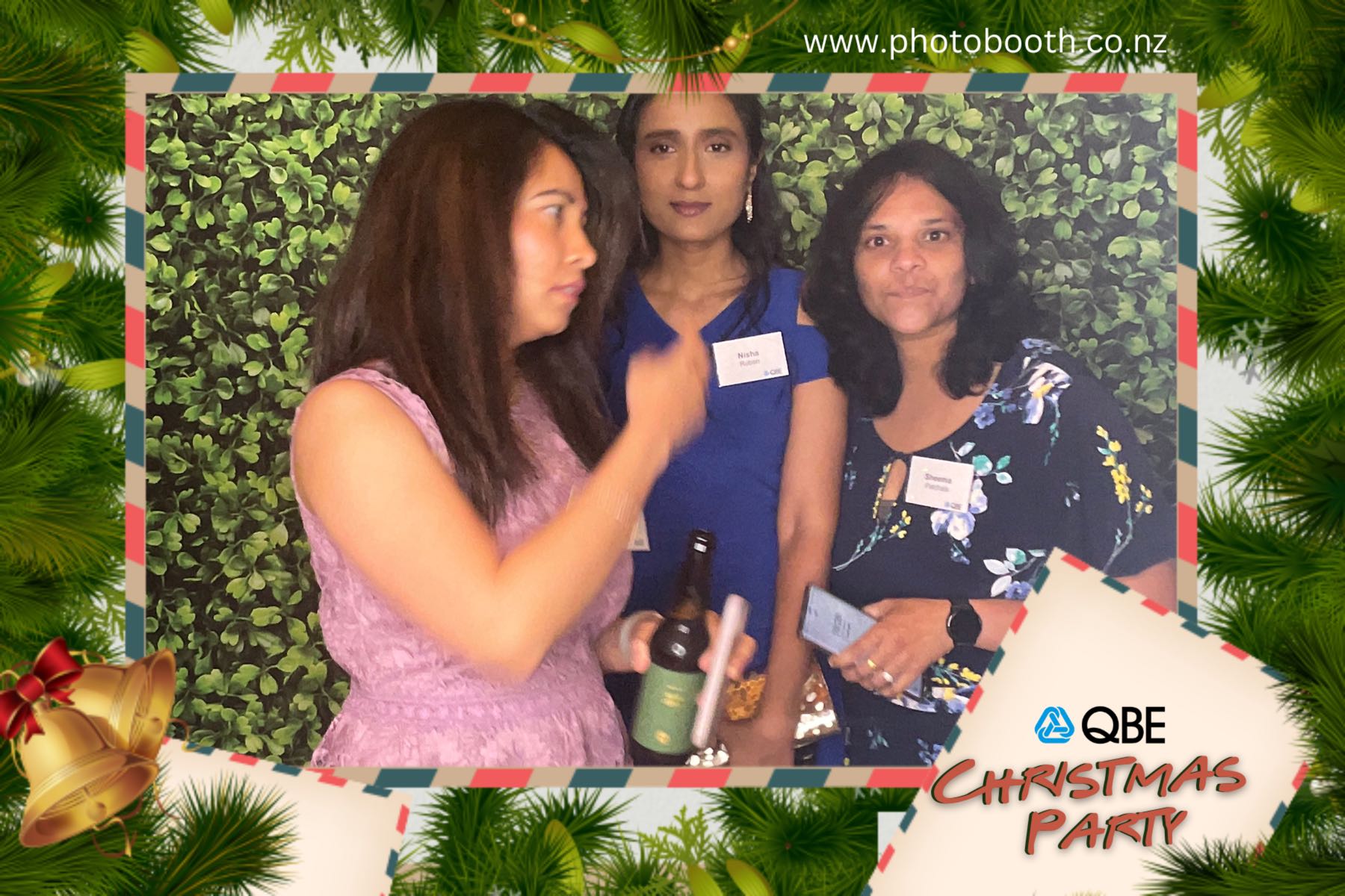 QBE Staff Christmas Party | View more photos from the event at gallery.photobooth.co.nz/u/SelfieCentral/QBE-Staff-Christmas-Party