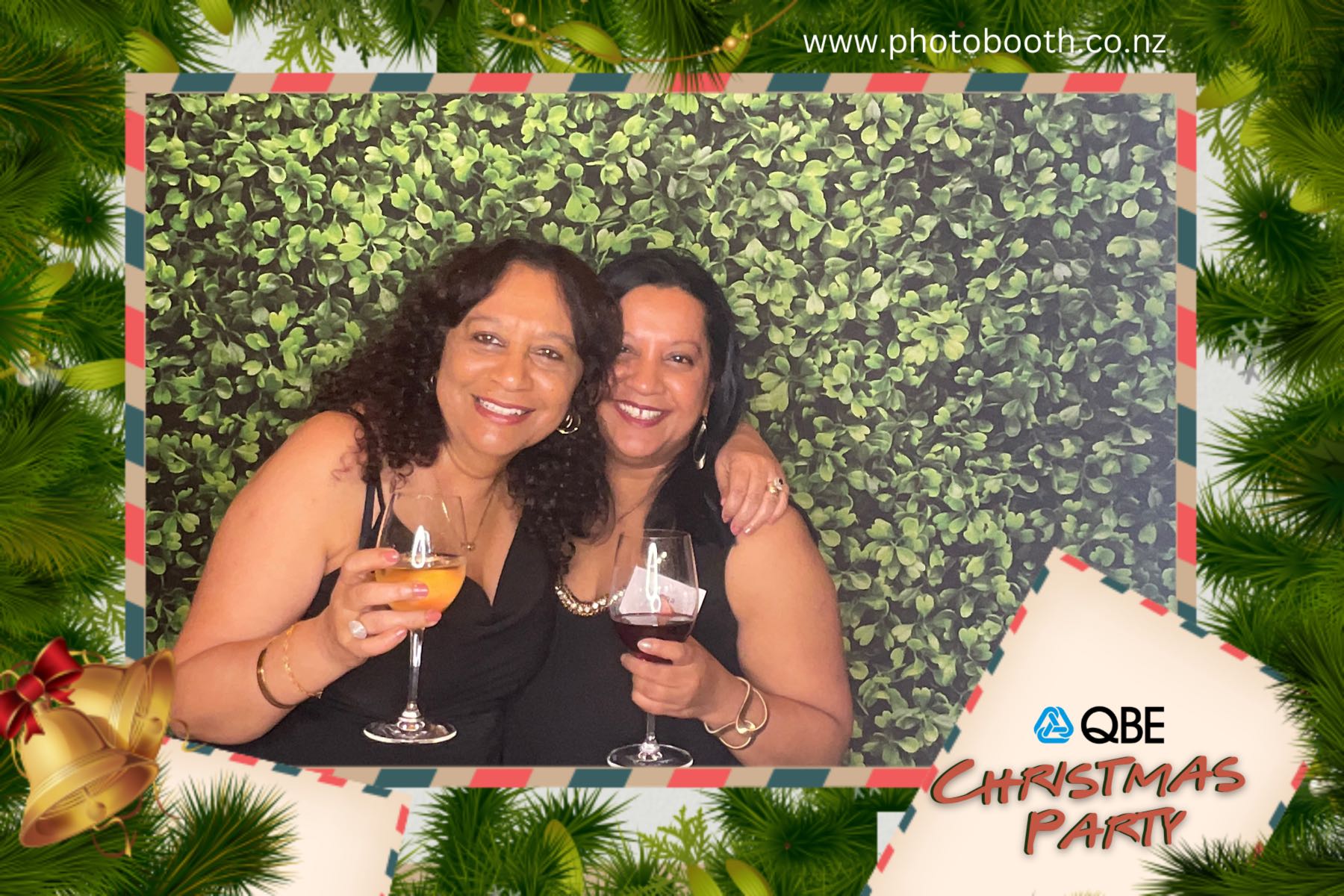 QBE Staff Christmas Party | View more photos from the event at gallery.photobooth.co.nz/u/SelfieCentral/QBE-Staff-Christmas-Party