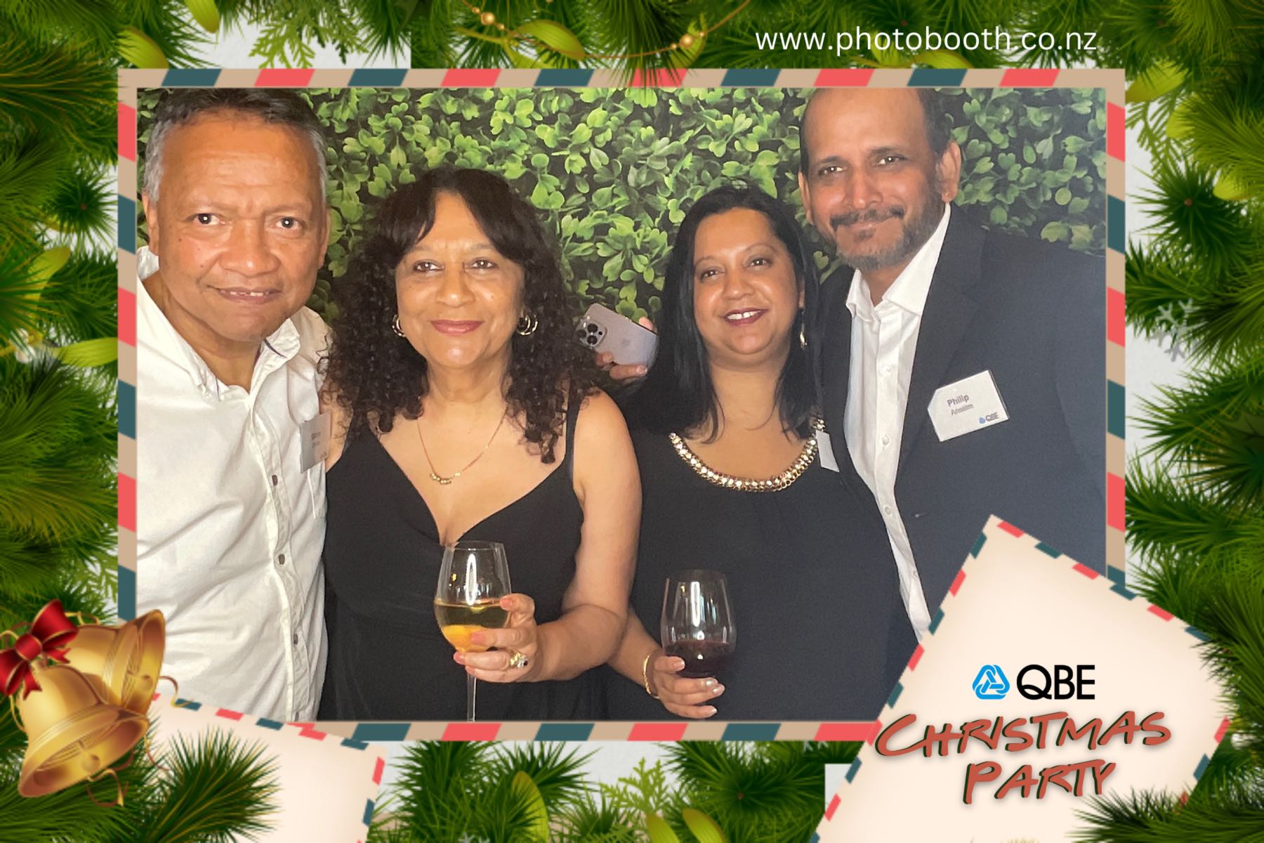 QBE Staff Christmas Party | View more photos from the event at gallery.photobooth.co.nz/u/SelfieCentral/QBE-Staff-Christmas-Party
