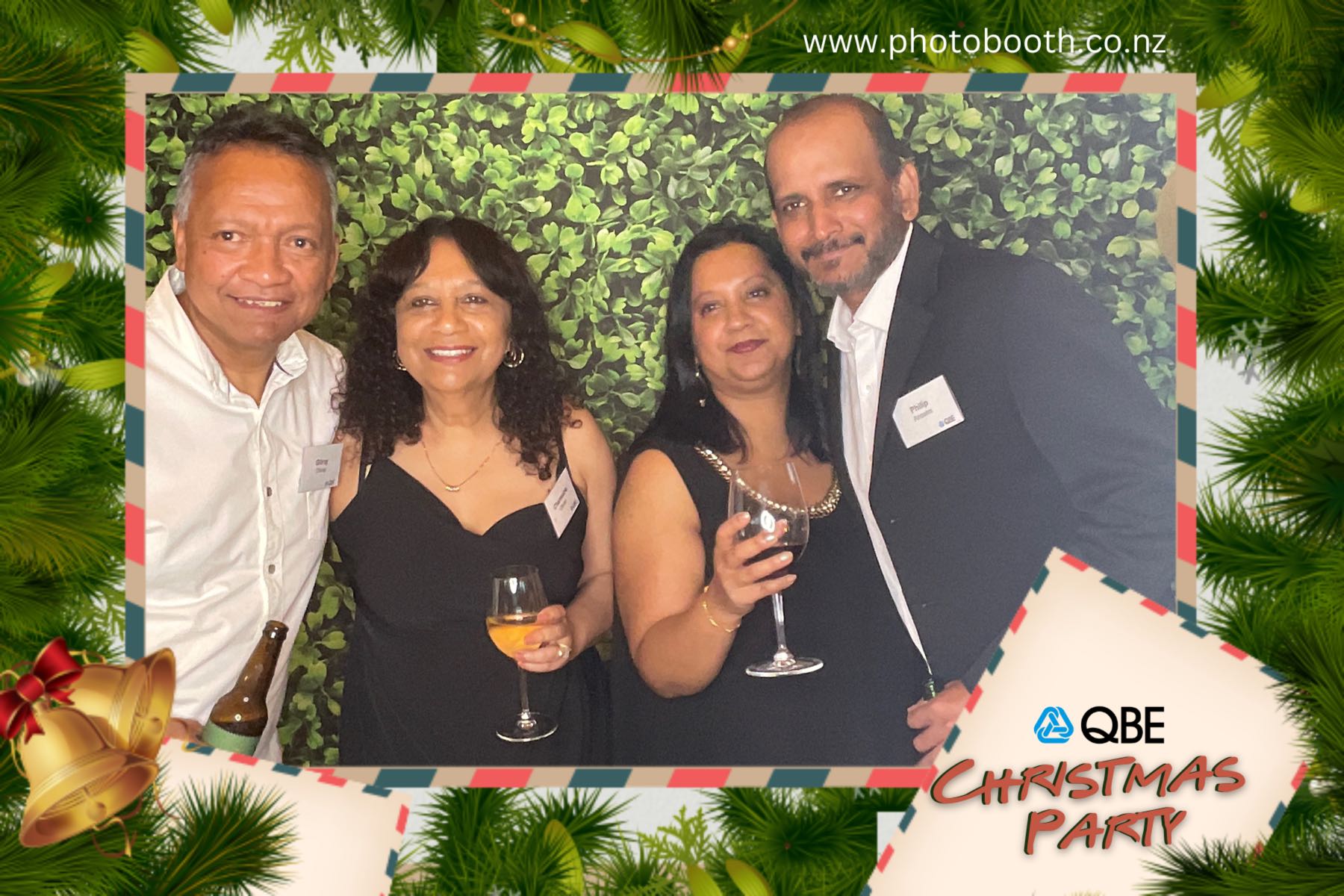 QBE Staff Christmas Party | View more photos from the event at gallery.photobooth.co.nz/u/SelfieCentral/QBE-Staff-Christmas-Party