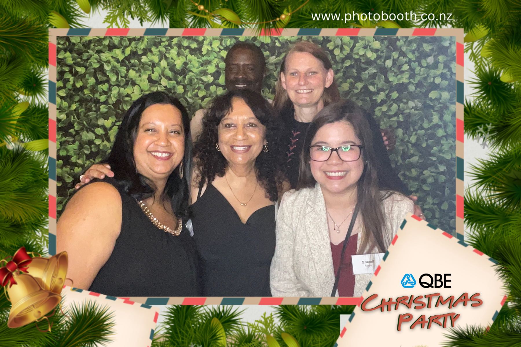 QBE Staff Christmas Party | View more photos from the event at gallery.photobooth.co.nz/u/SelfieCentral/QBE-Staff-Christmas-Party