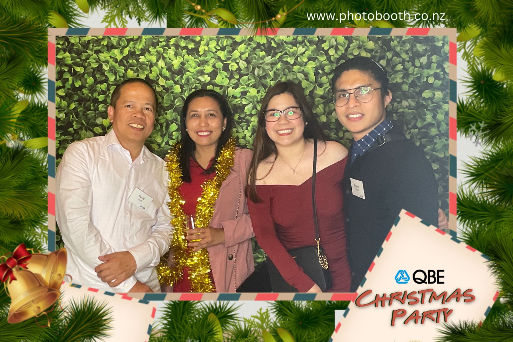 QBE Staff Christmas Party | View more photos from the event at gallery.photobooth.co.nz/u/SelfieCentral/QBE-Staff-Christmas-Party
