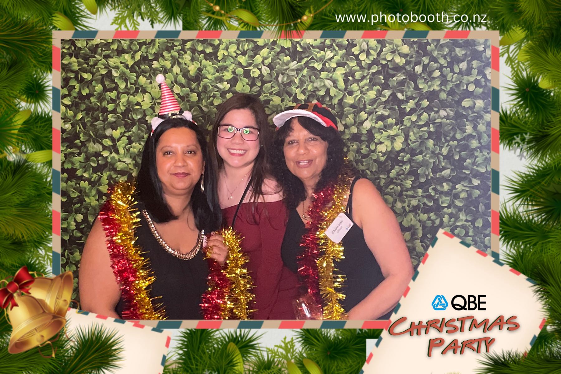 QBE Staff Christmas Party | View more photos from the event at gallery.photobooth.co.nz/u/SelfieCentral/QBE-Staff-Christmas-Party