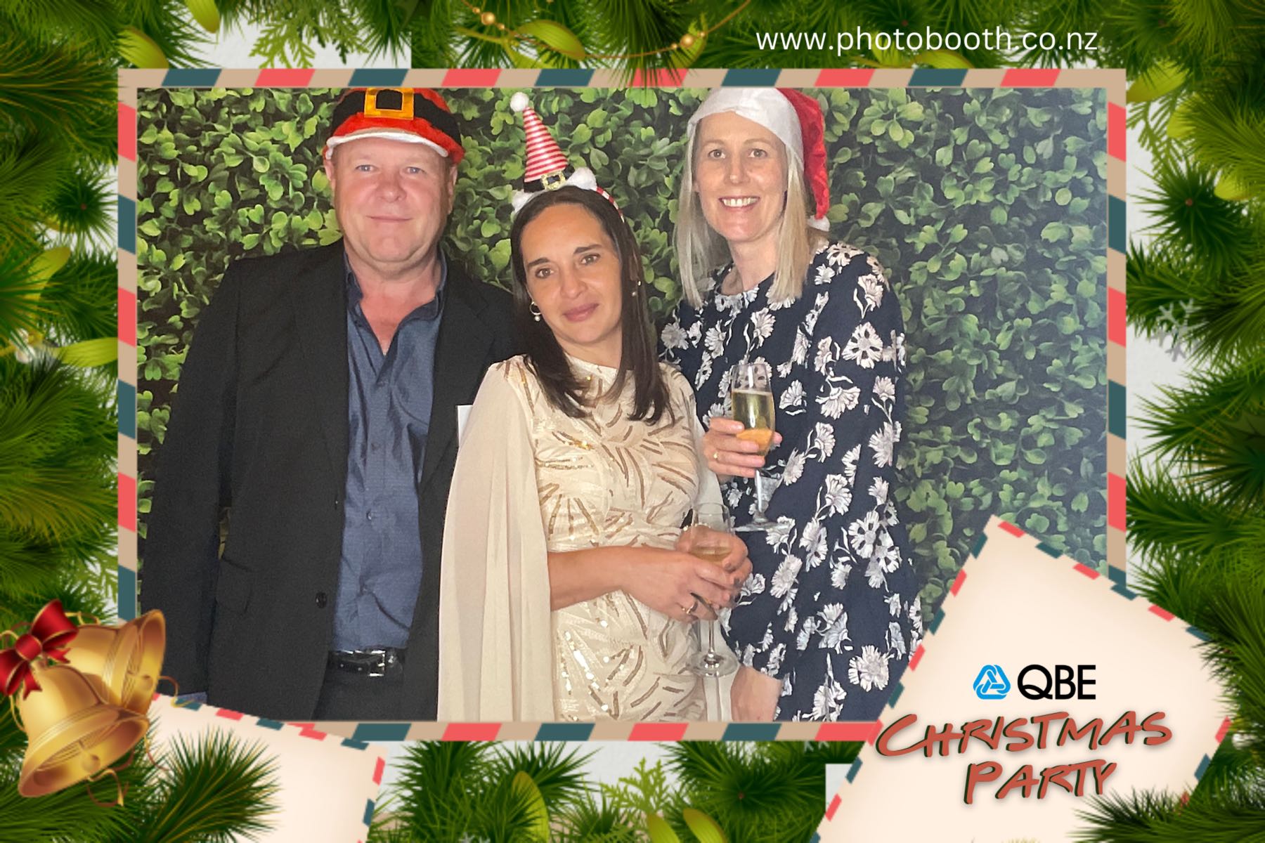 QBE Staff Christmas Party | View more photos from the event at gallery.photobooth.co.nz/u/SelfieCentral/QBE-Staff-Christmas-Party