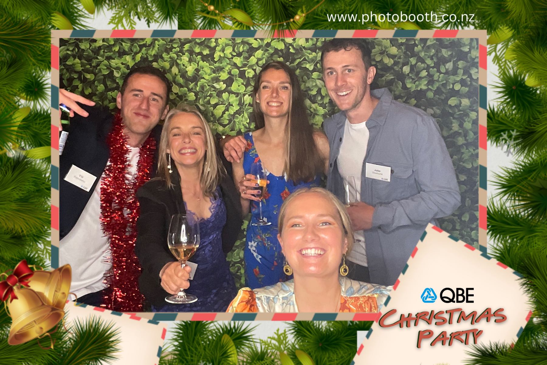 QBE Staff Christmas Party | View more photos from the event at gallery.photobooth.co.nz/u/SelfieCentral/QBE-Staff-Christmas-Party