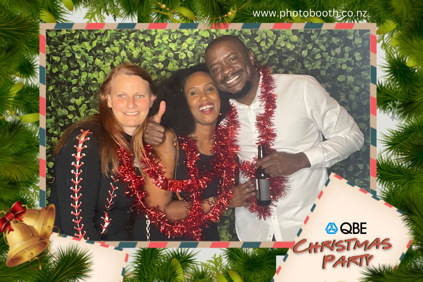 QBE Staff Christmas Party | View more photos from the event at gallery.photobooth.co.nz/u/SelfieCentral/QBE-Staff-Christmas-Party
