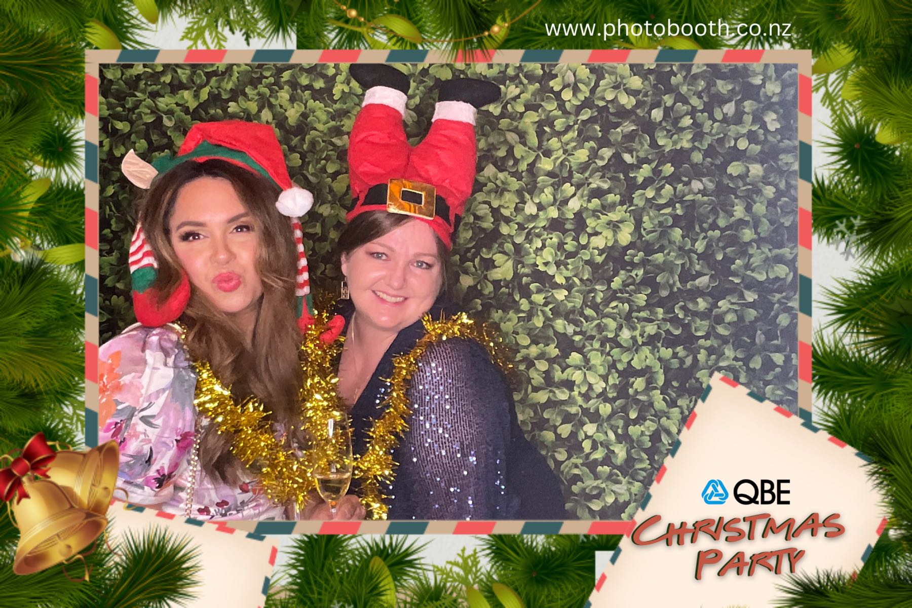 QBE Staff Christmas Party | View more photos from the event at gallery.photobooth.co.nz/u/SelfieCentral/QBE-Staff-Christmas-Party