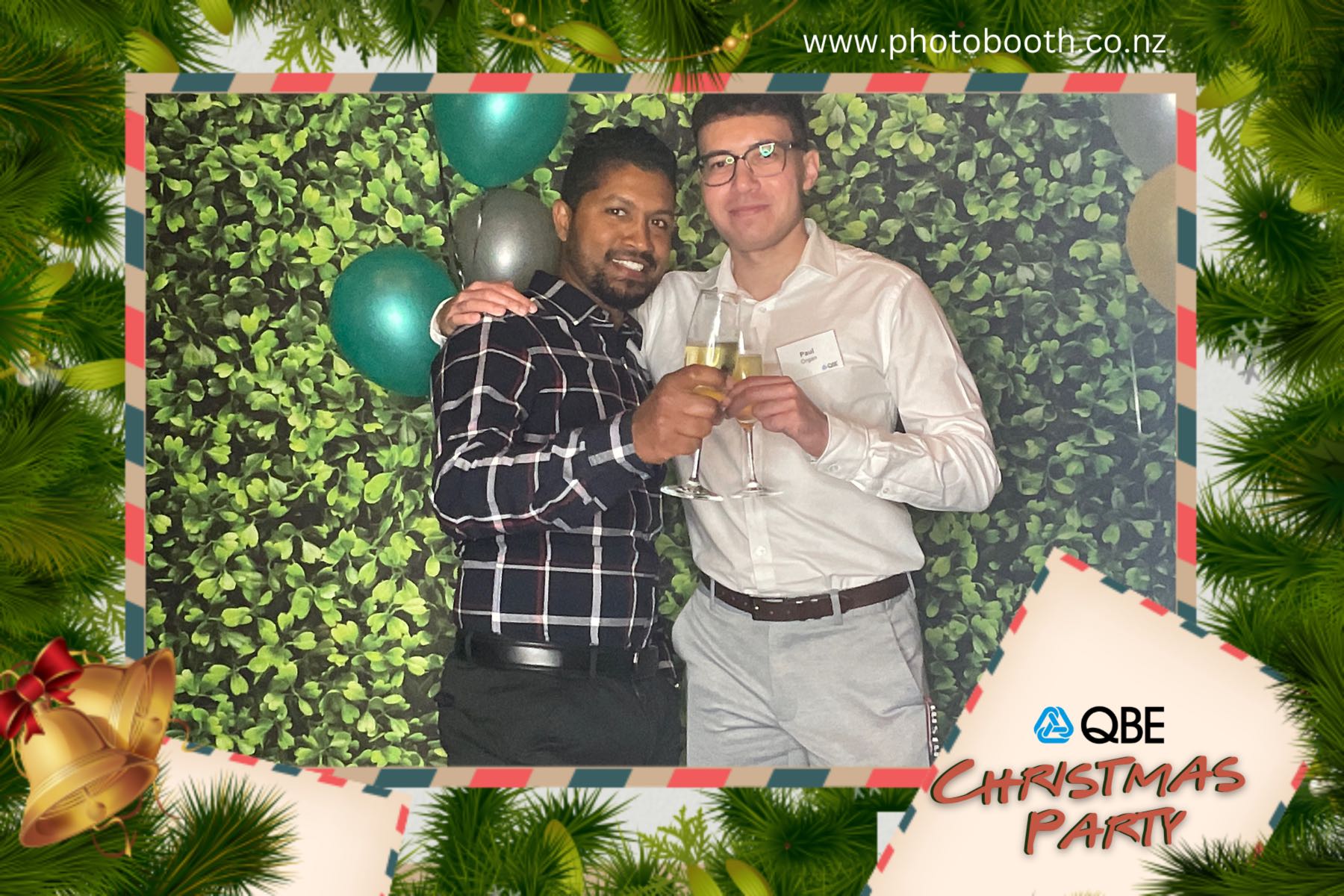 QBE Staff Christmas Party | View more photos from the event at gallery.photobooth.co.nz/u/SelfieCentral/QBE-Staff-Christmas-Party