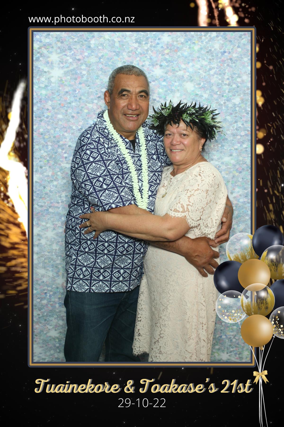 Twin's 21st Birthday | View more photos from the event at gallery.photobooth.co.nz/u/SelfieCentral/Twins-21st-Birthday