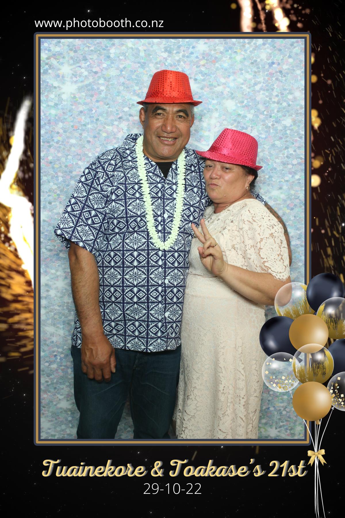 Twin's 21st Birthday | View more photos from the event at gallery.photobooth.co.nz/u/SelfieCentral/Twins-21st-Birthday