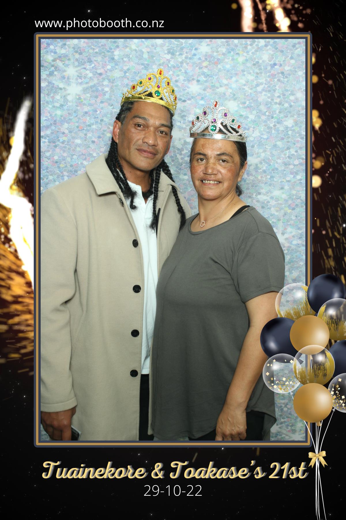 Twin's 21st Birthday | View more photos from the event at gallery.photobooth.co.nz/u/SelfieCentral/Twins-21st-Birthday