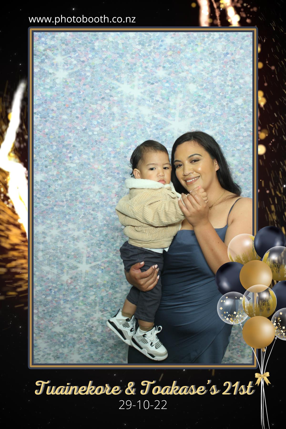 Twin's 21st Birthday | View more photos from the event at gallery.photobooth.co.nz/u/SelfieCentral/Twins-21st-Birthday