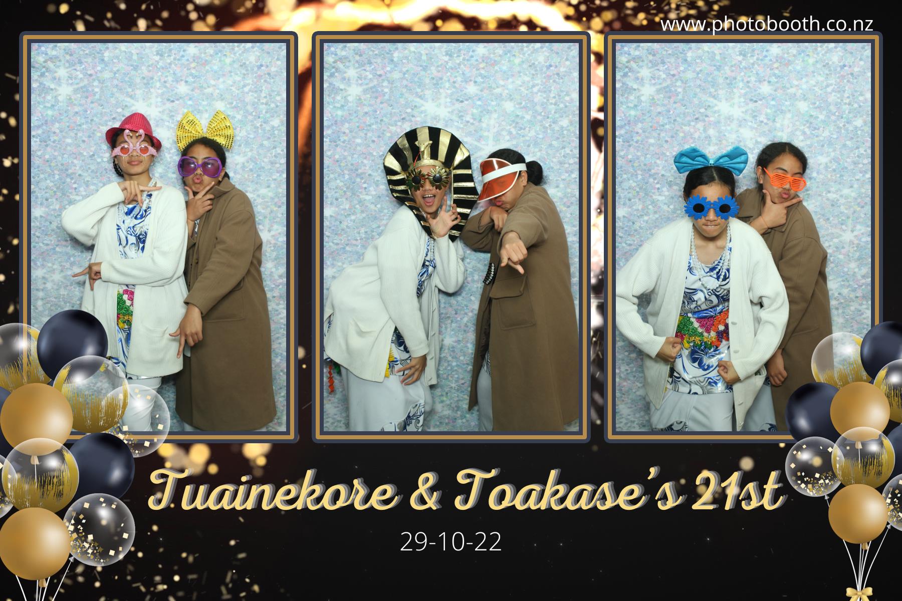 Twin's 21st Birthday | View more photos from the event at gallery.photobooth.co.nz/u/SelfieCentral/Twins-21st-Birthday