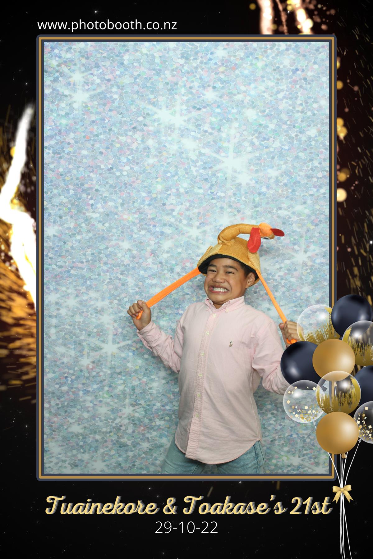 Twin's 21st Birthday | View more photos from the event at gallery.photobooth.co.nz/u/SelfieCentral/Twins-21st-Birthday