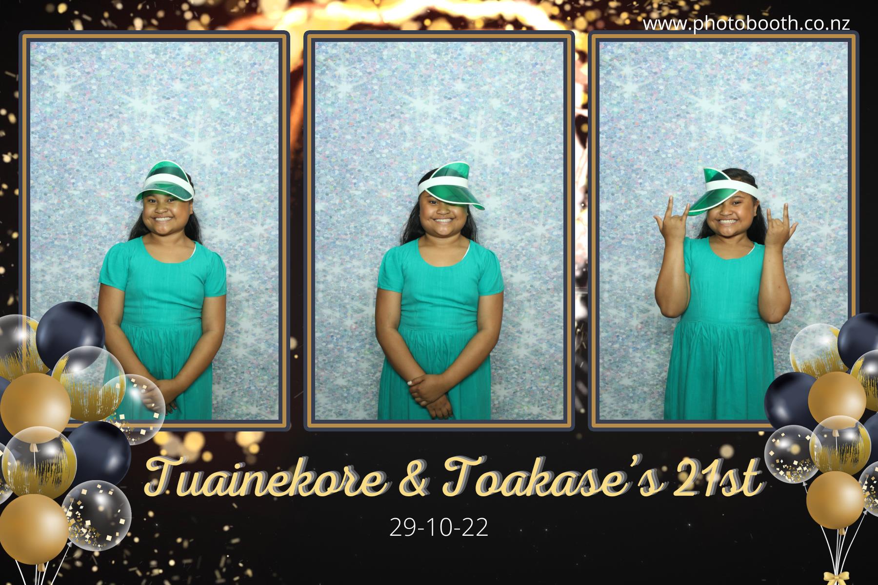 Twin's 21st Birthday | View more photos from the event at gallery.photobooth.co.nz/u/SelfieCentral/Twins-21st-Birthday