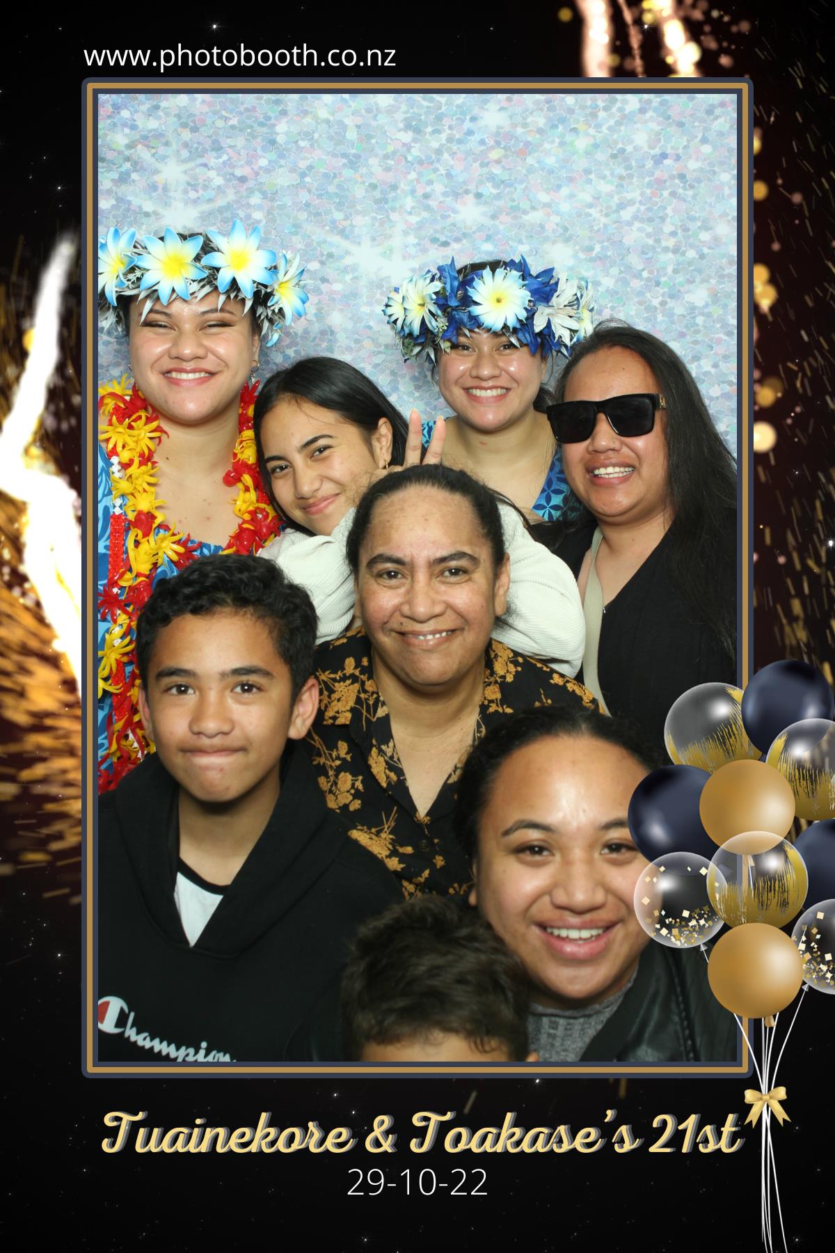 Twin's 21st Birthday | View more photos from the event at gallery.photobooth.co.nz/u/SelfieCentral/Twins-21st-Birthday