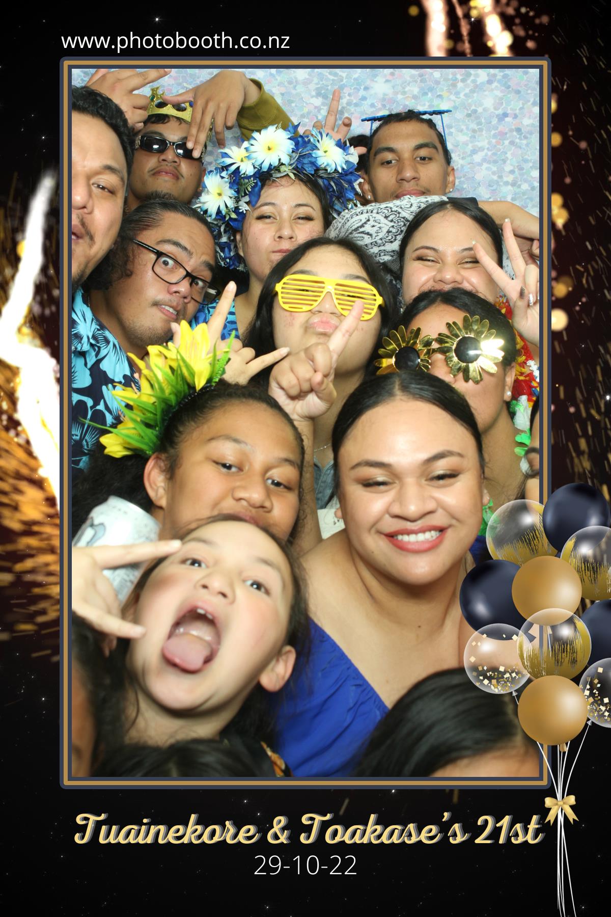 Twin's 21st Birthday | View more photos from the event at gallery.photobooth.co.nz/u/SelfieCentral/Twins-21st-Birthday