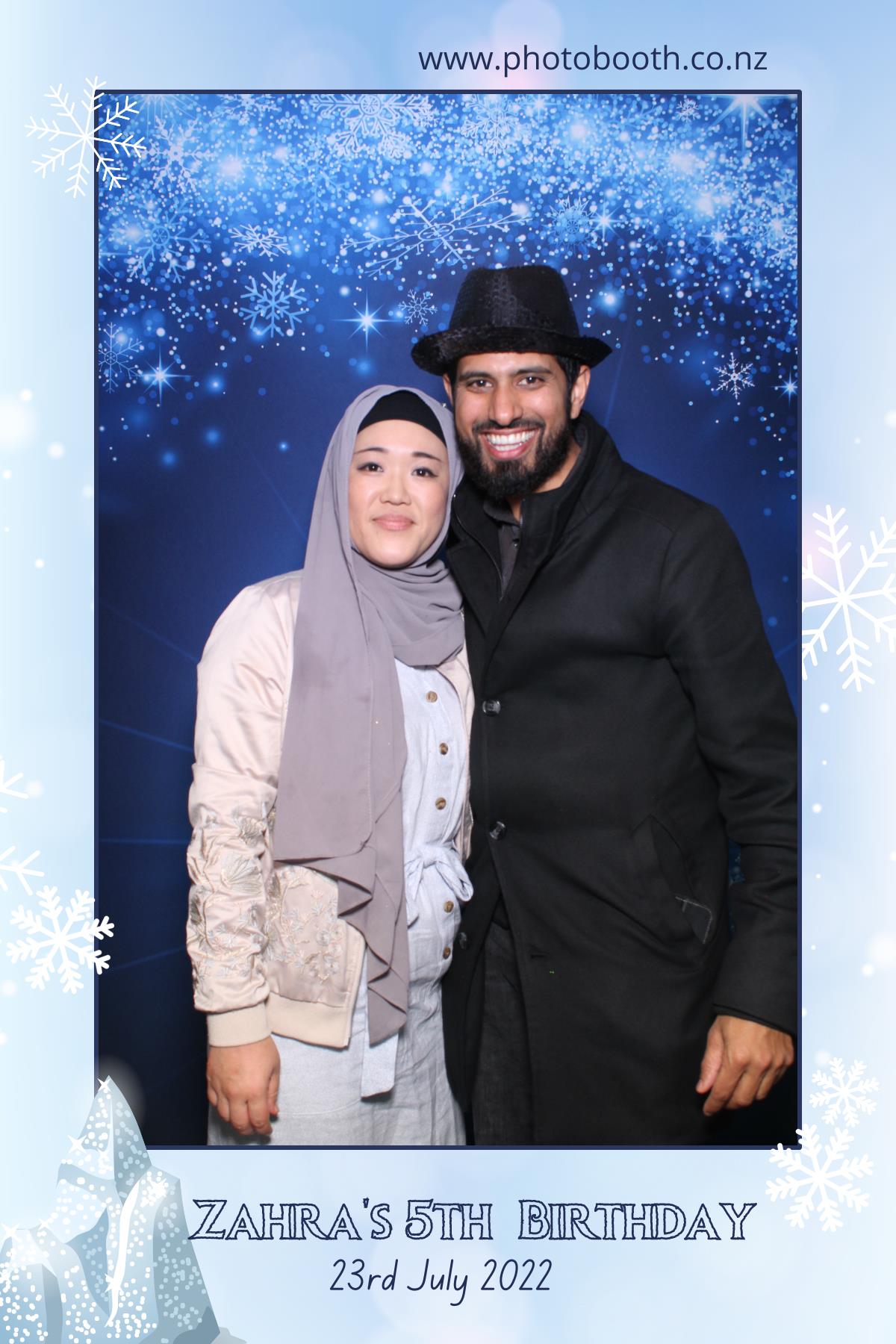 Zahra's 5th Frozen Birthday Party | View more photos from the event at gallery.photobooth.co.nz/u/SelfieCentral/Zahras-5th-Frozen-Birthday-Party