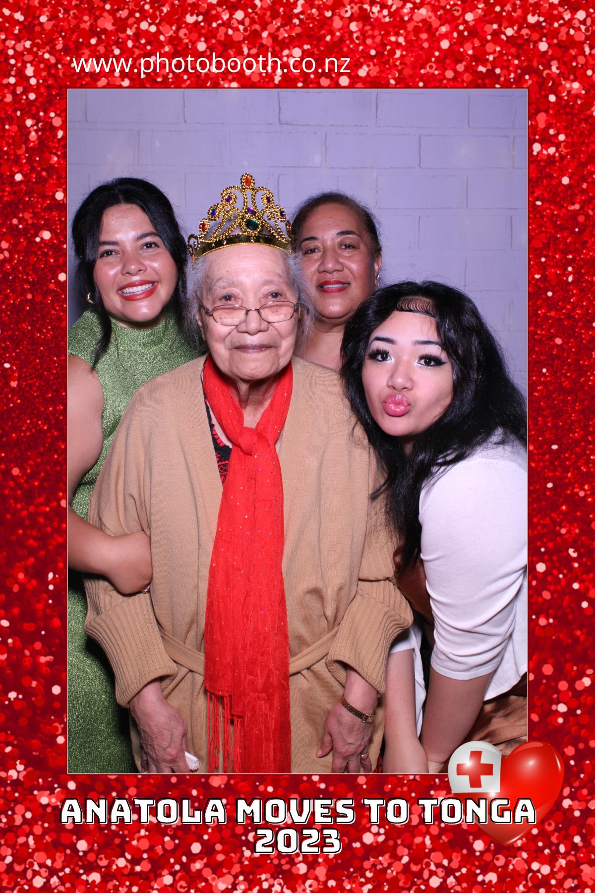 Anatola's Leaving party | View more photos from the event at gallery.photobooth.co.nz/u/SelfieCentral/Anatolas-Leaving-party