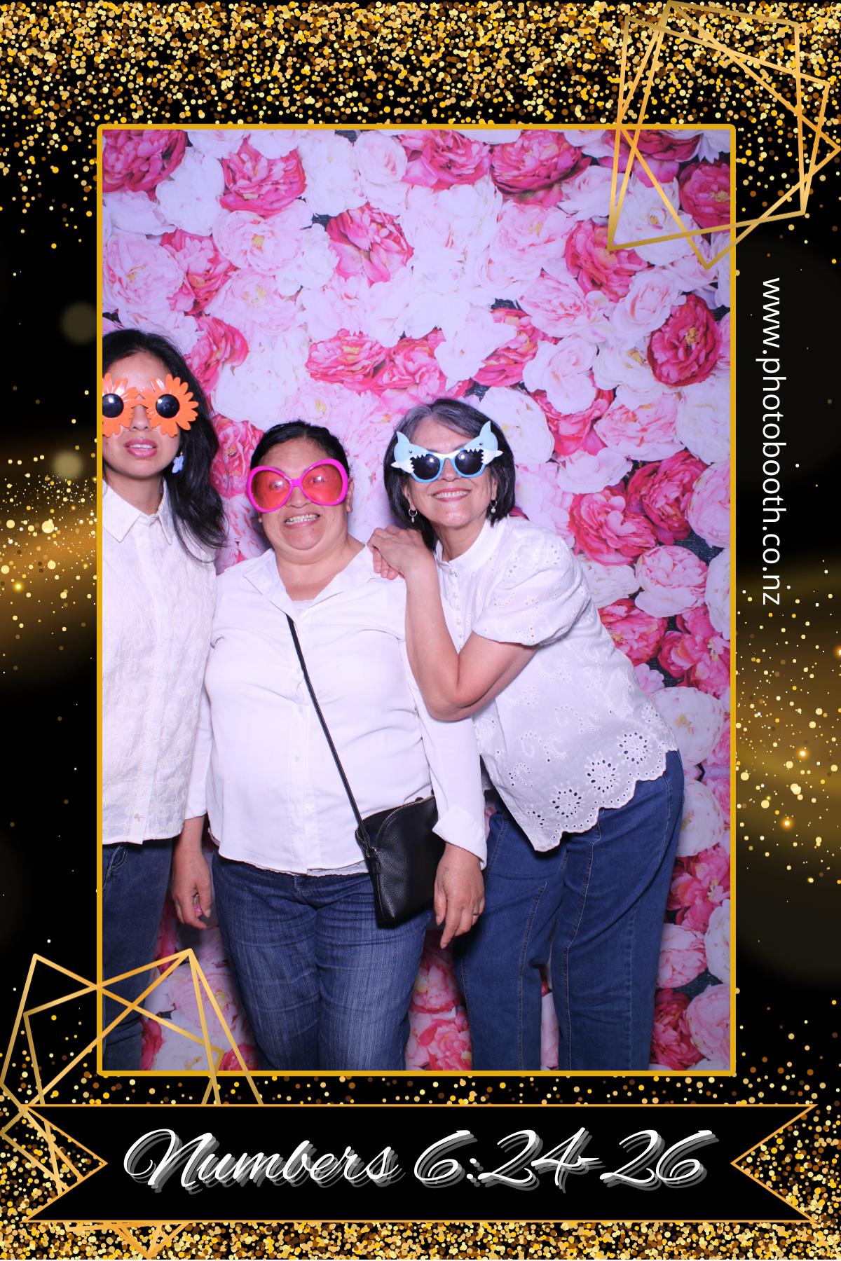 Dana's Birthday | View more photos from the event at gallery.photobooth.co.nz/u/SelfieCentral/Danas-Birthday