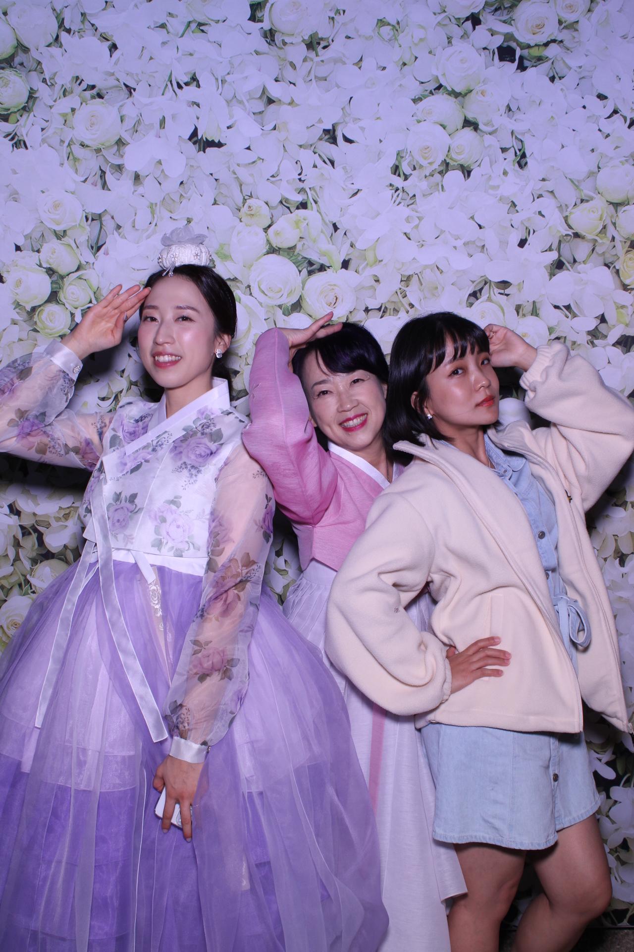 Elizabeth and David's Wedding | View more photos from the event at gallery.photobooth.co.nz/u/SelfieCentral/Elizabeth-and-Davids-Wedding