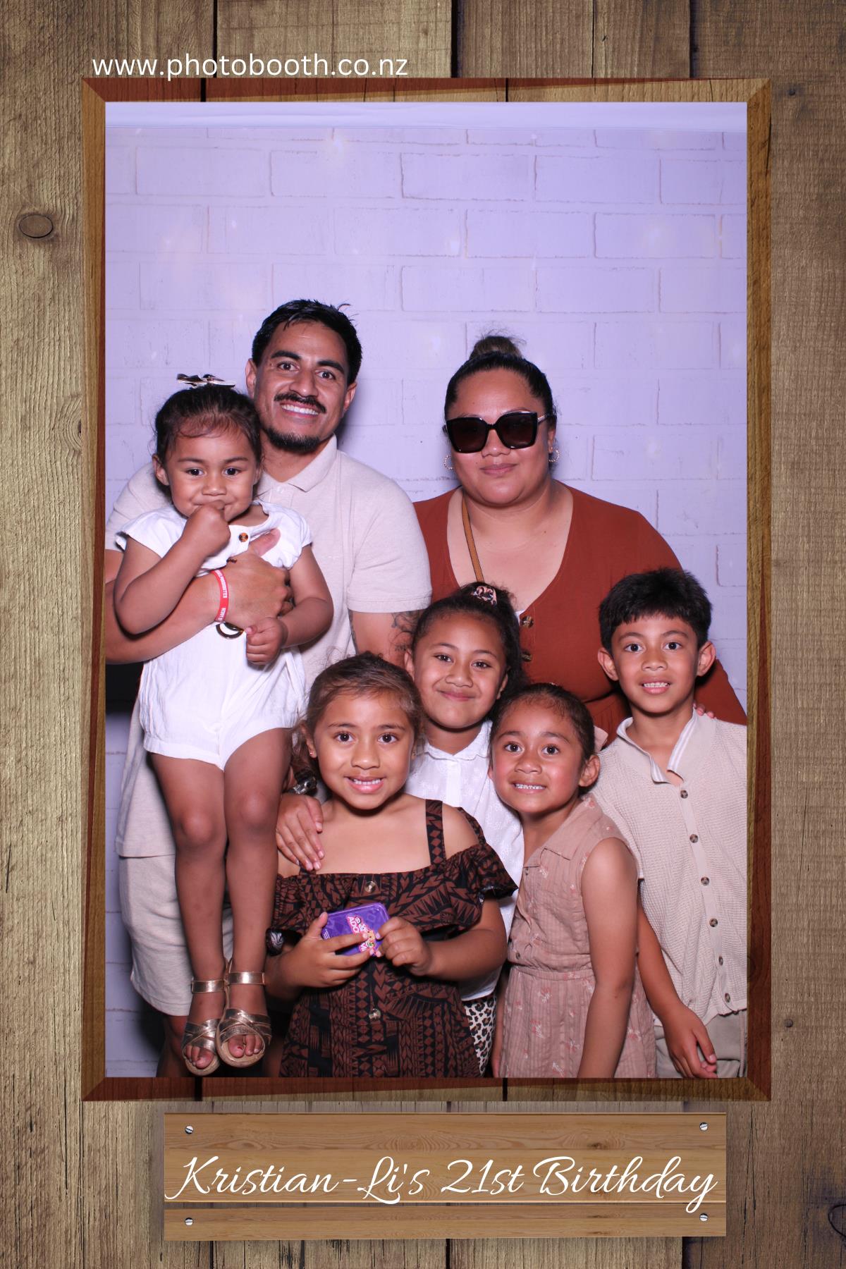 Kristian-Li's 21st | View more photos from the event at gallery.photobooth.co.nz/u/SelfieCentral/Kristian-Lis-21st