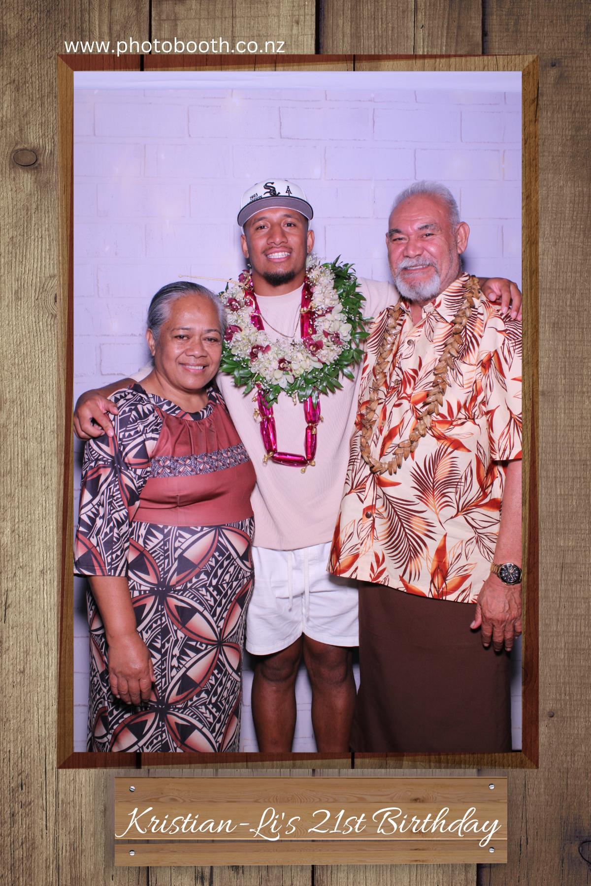 Kristian-Li's 21st | View more photos from the event at gallery.photobooth.co.nz/u/SelfieCentral/Kristian-Lis-21st