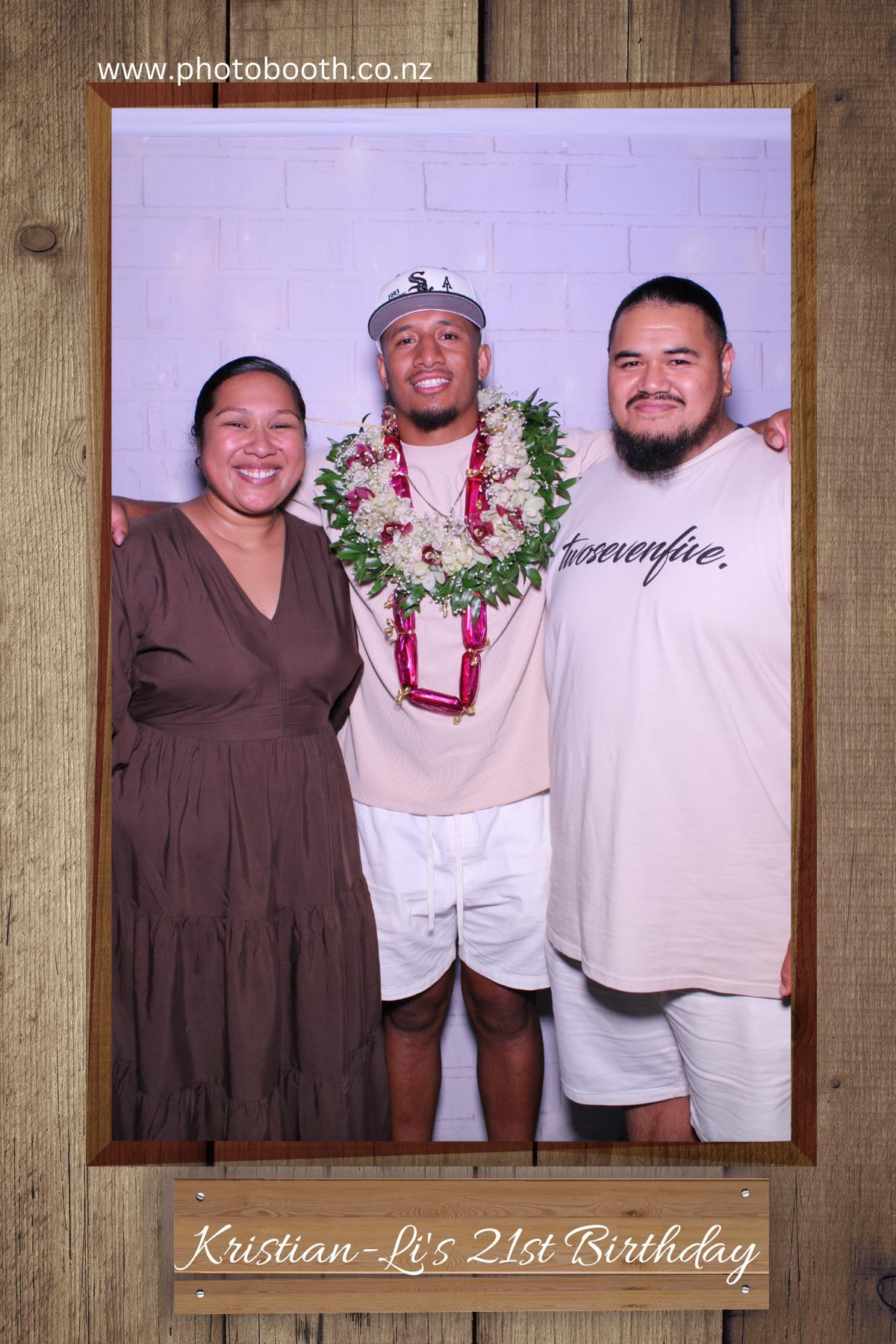 Kristian-Li's 21st | View more photos from the event at gallery.photobooth.co.nz/u/SelfieCentral/Kristian-Lis-21st