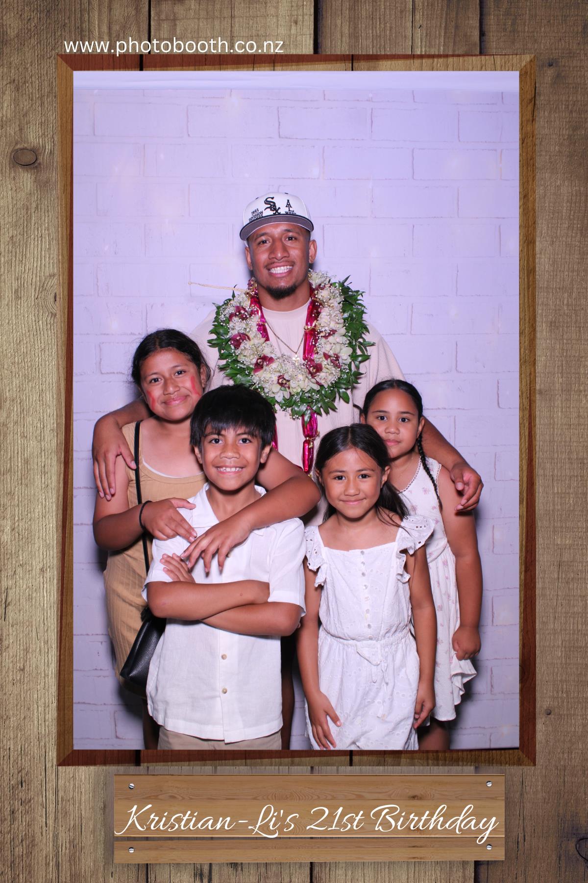 Kristian-Li's 21st | View more photos from the event at gallery.photobooth.co.nz/u/SelfieCentral/Kristian-Lis-21st