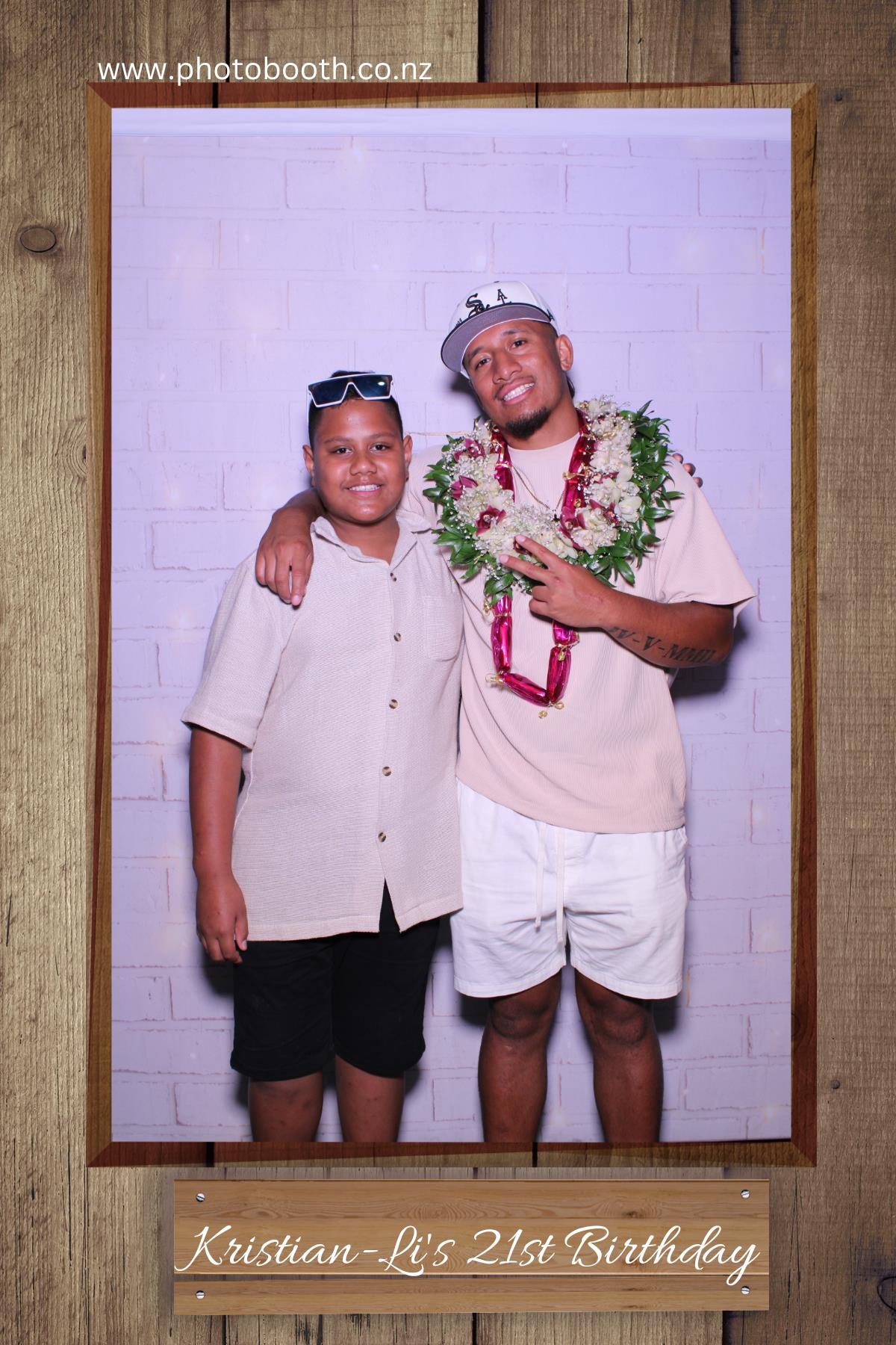 Kristian-Li's 21st | View more photos from the event at gallery.photobooth.co.nz/u/SelfieCentral/Kristian-Lis-21st