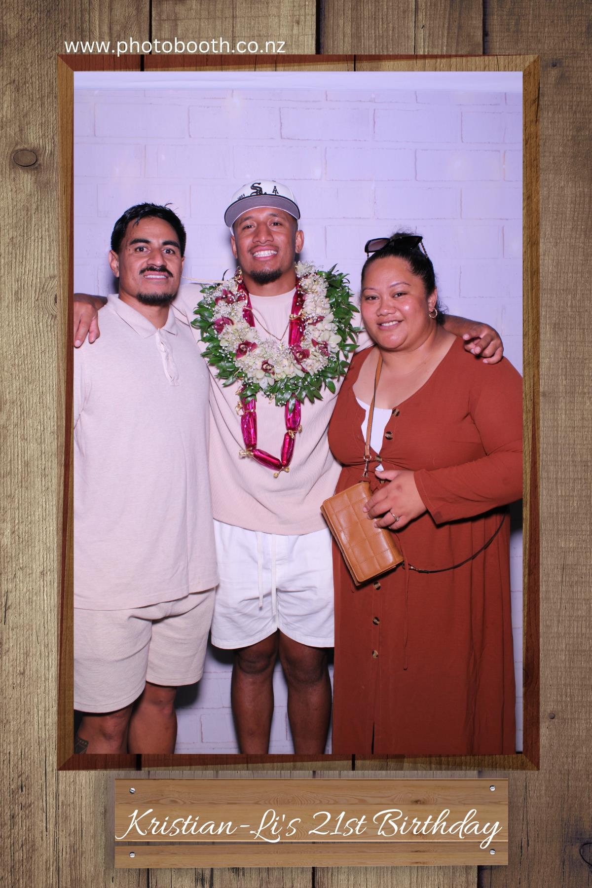 Kristian-Li's 21st | View more photos from the event at gallery.photobooth.co.nz/u/SelfieCentral/Kristian-Lis-21st